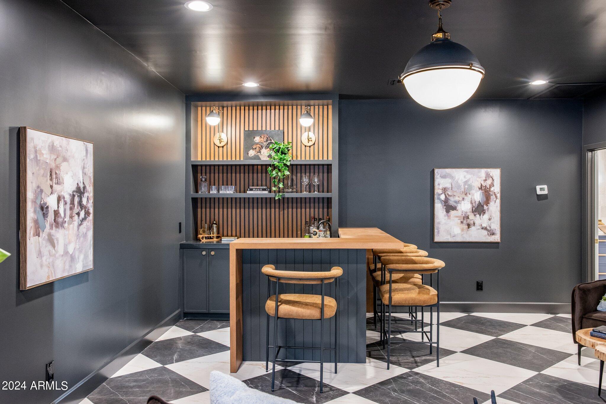 6043 E Redfield Road