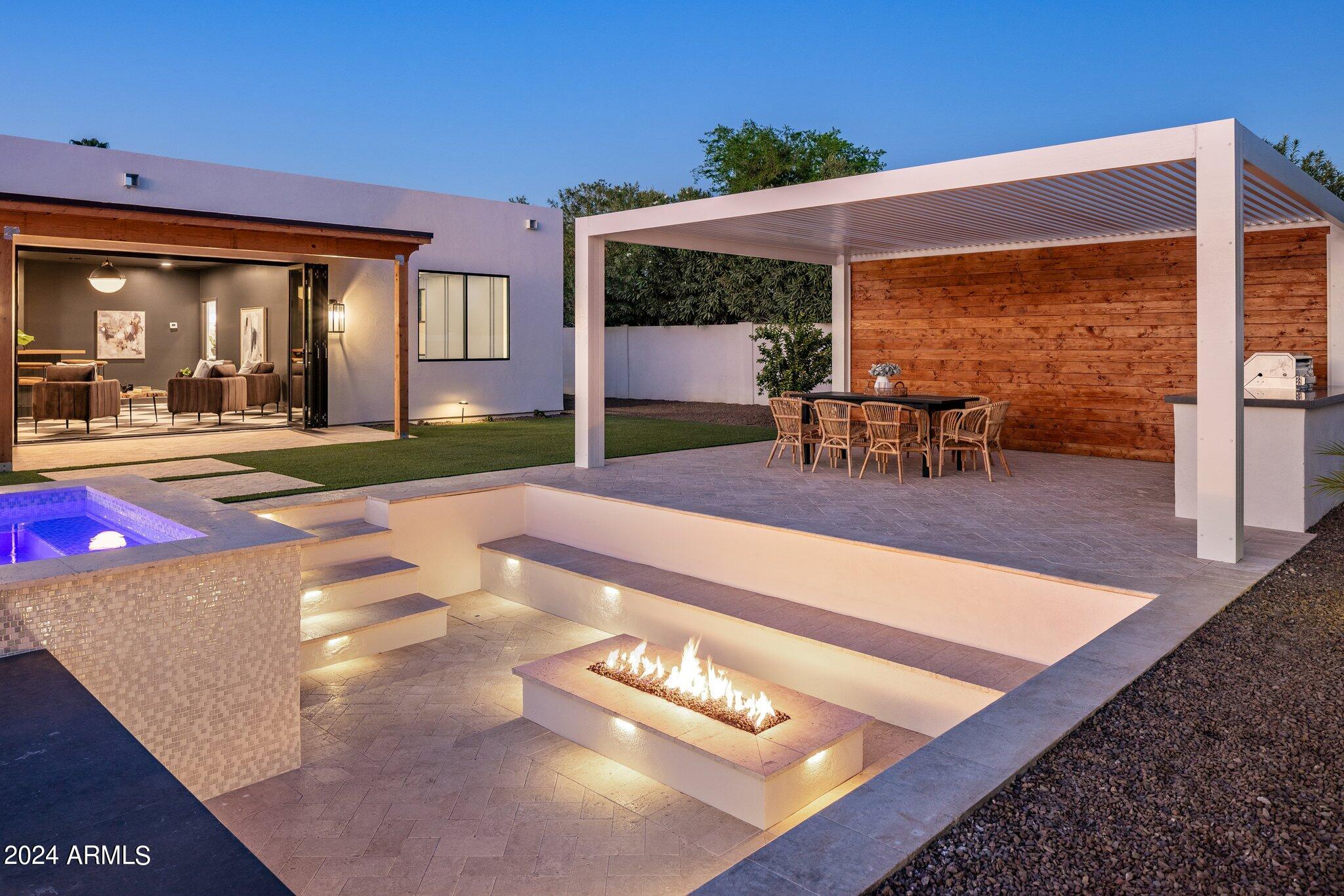 6043 E Redfield Road