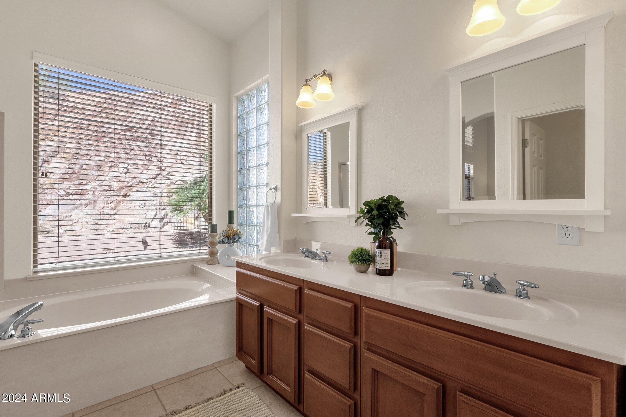 6334 E VIEWMONT Drive # 46