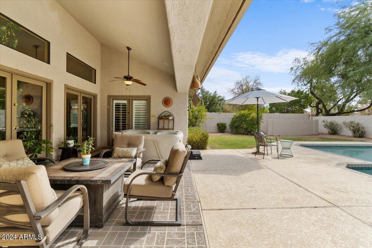 1227 E JEANINE Drive