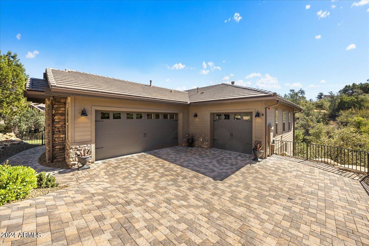 1615 STONEY Lane