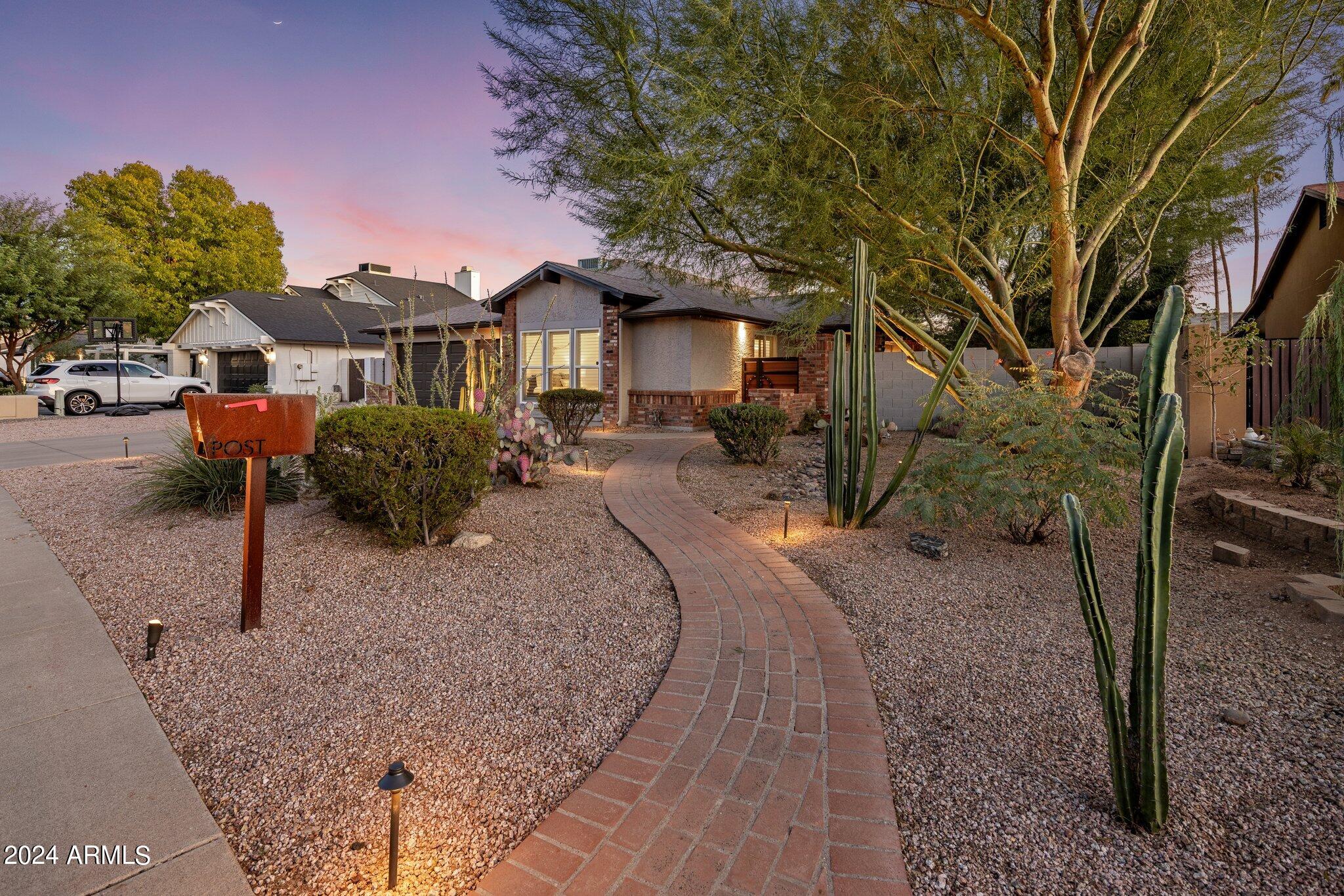 5349 E KELTON Lane