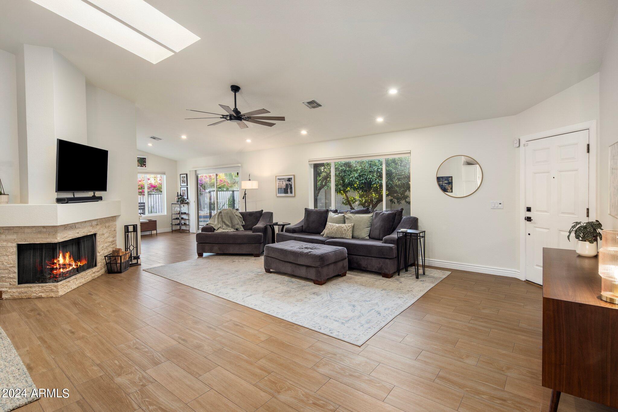 5349 E KELTON Lane