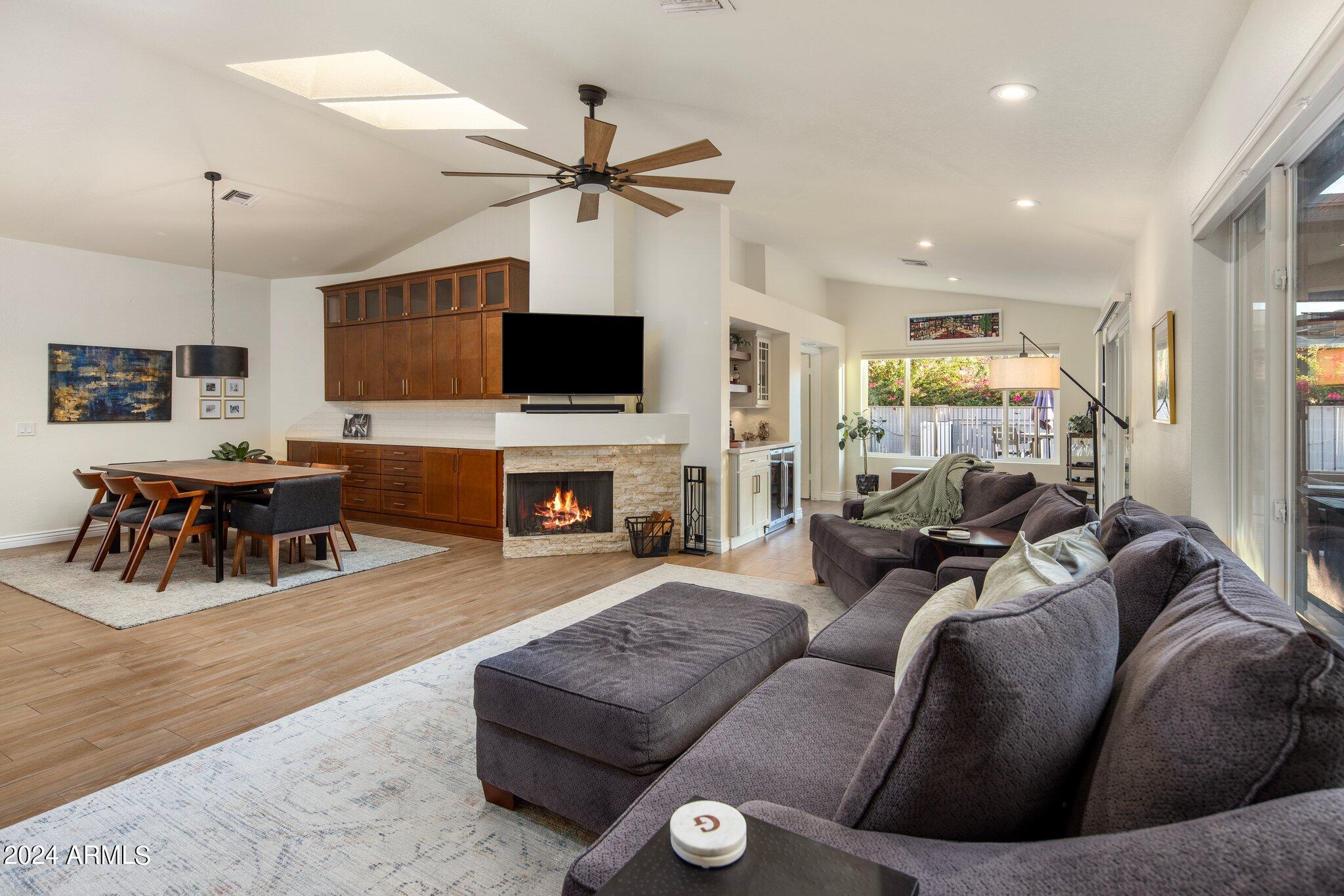 5349 E KELTON Lane