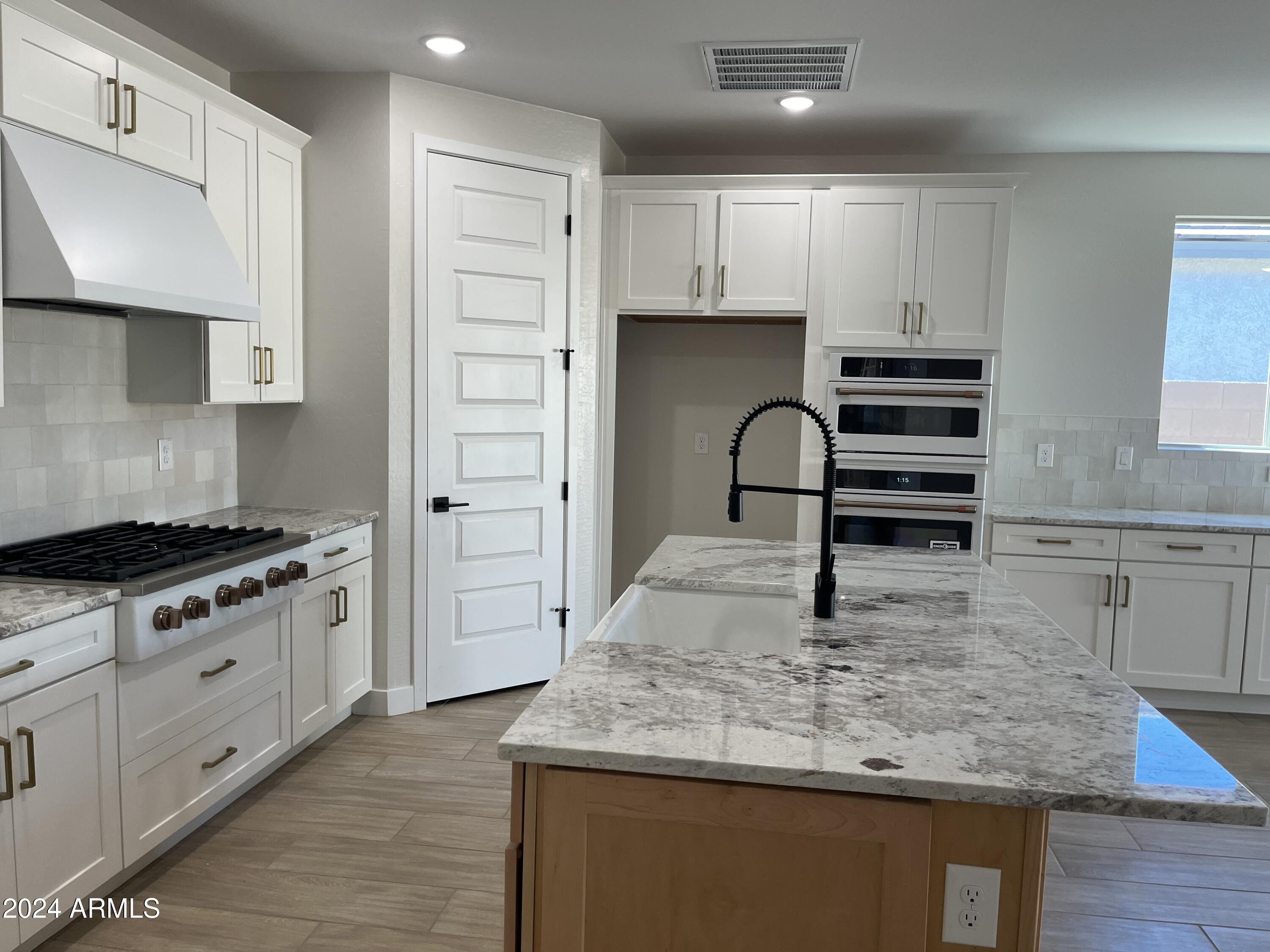 7664 W TETHER Trail
