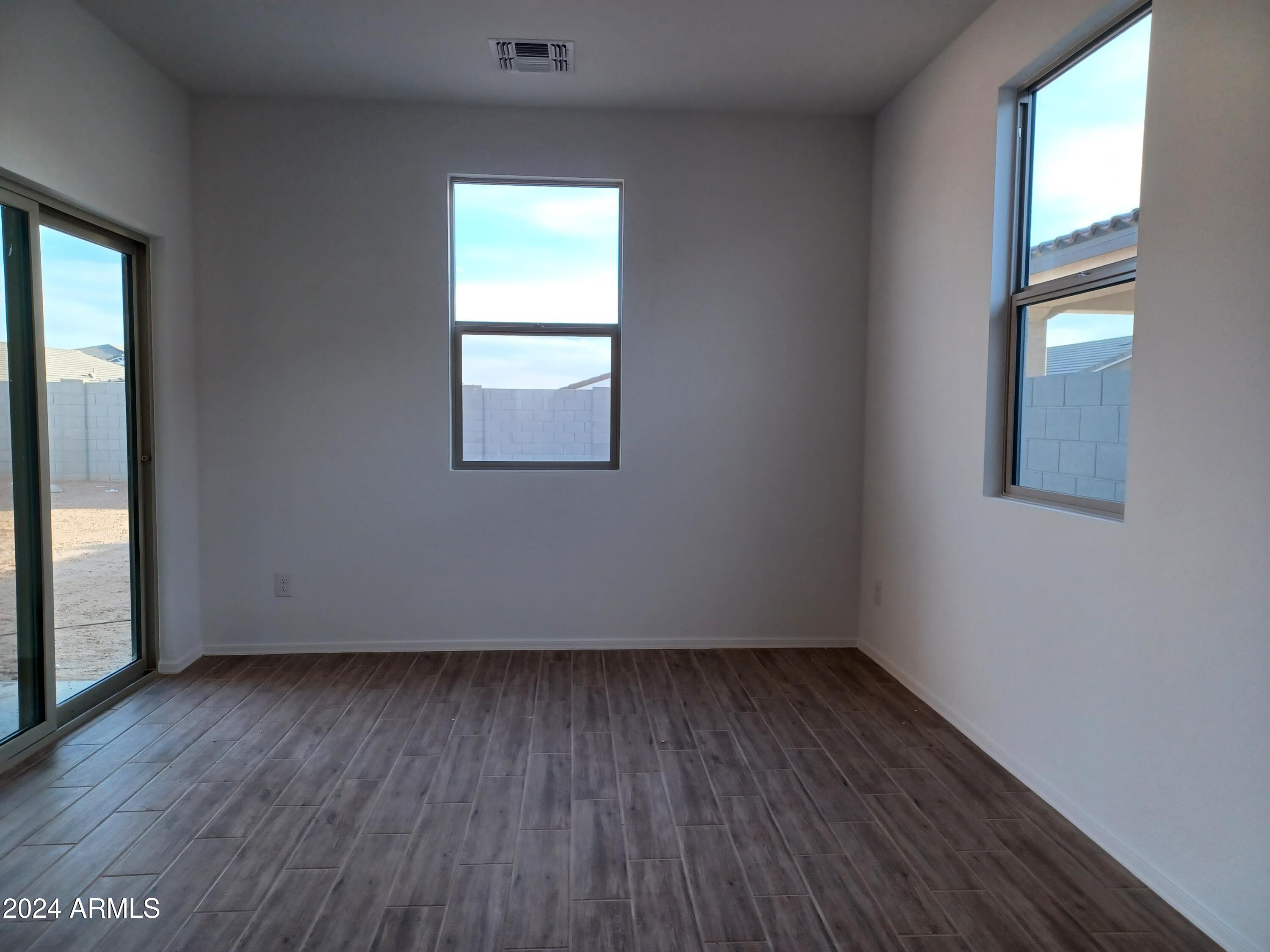 24115 W SUNLAND Avenue