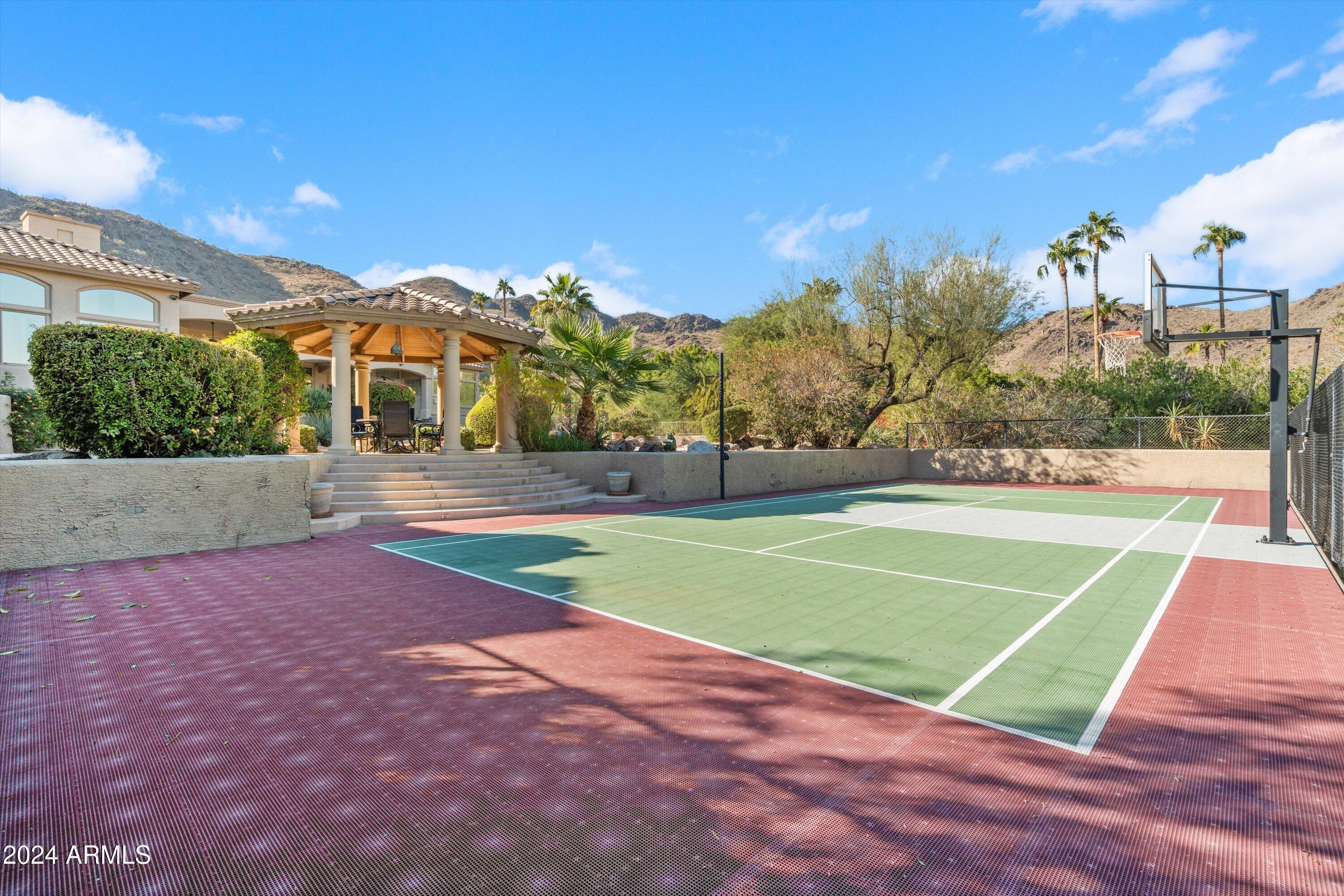 7801 N Sherri Lane