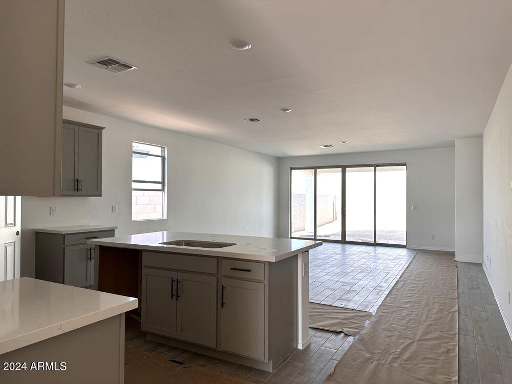 24118 W SUNLAND Avenue