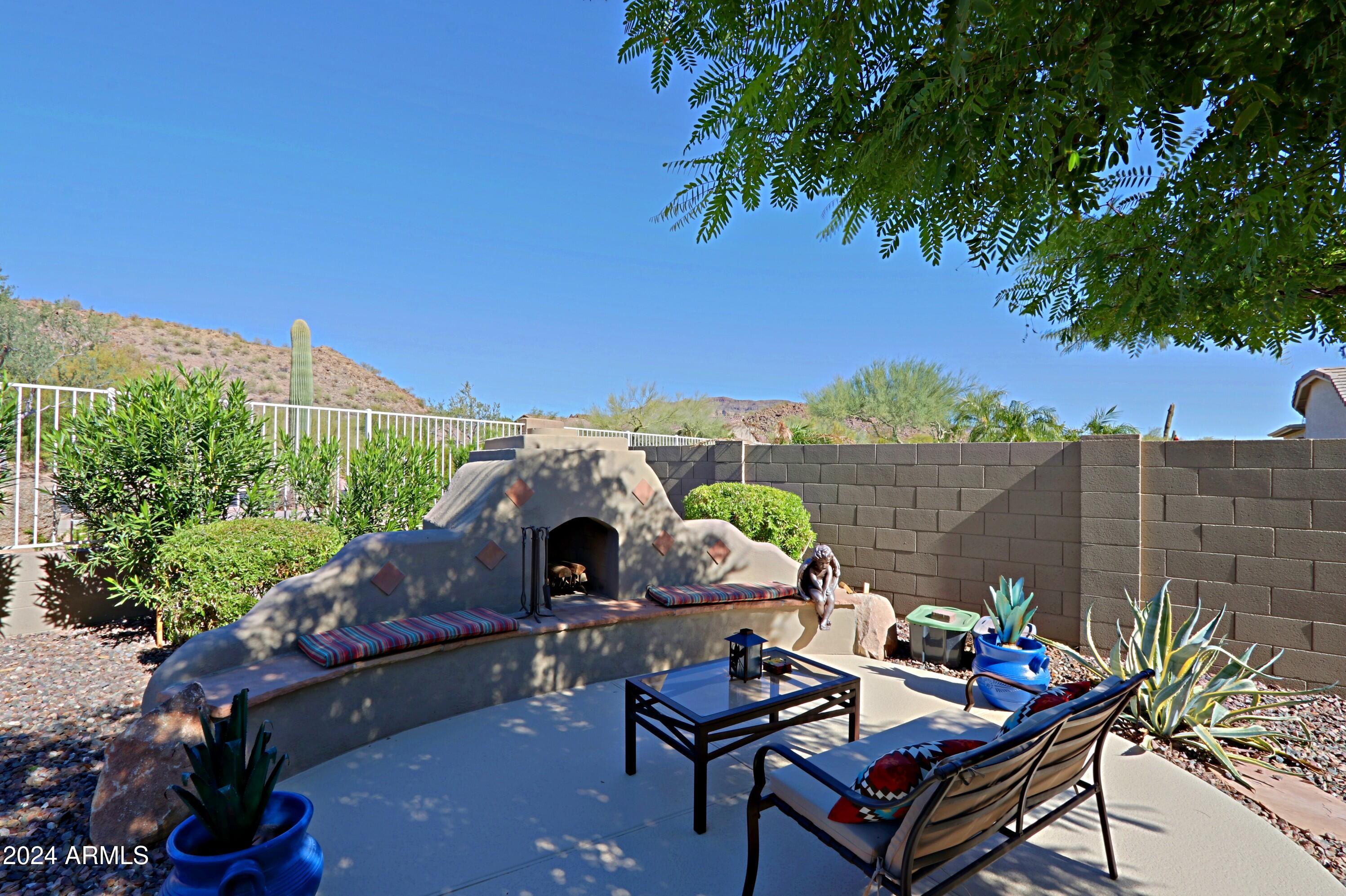 9338 E LAUREL Circle