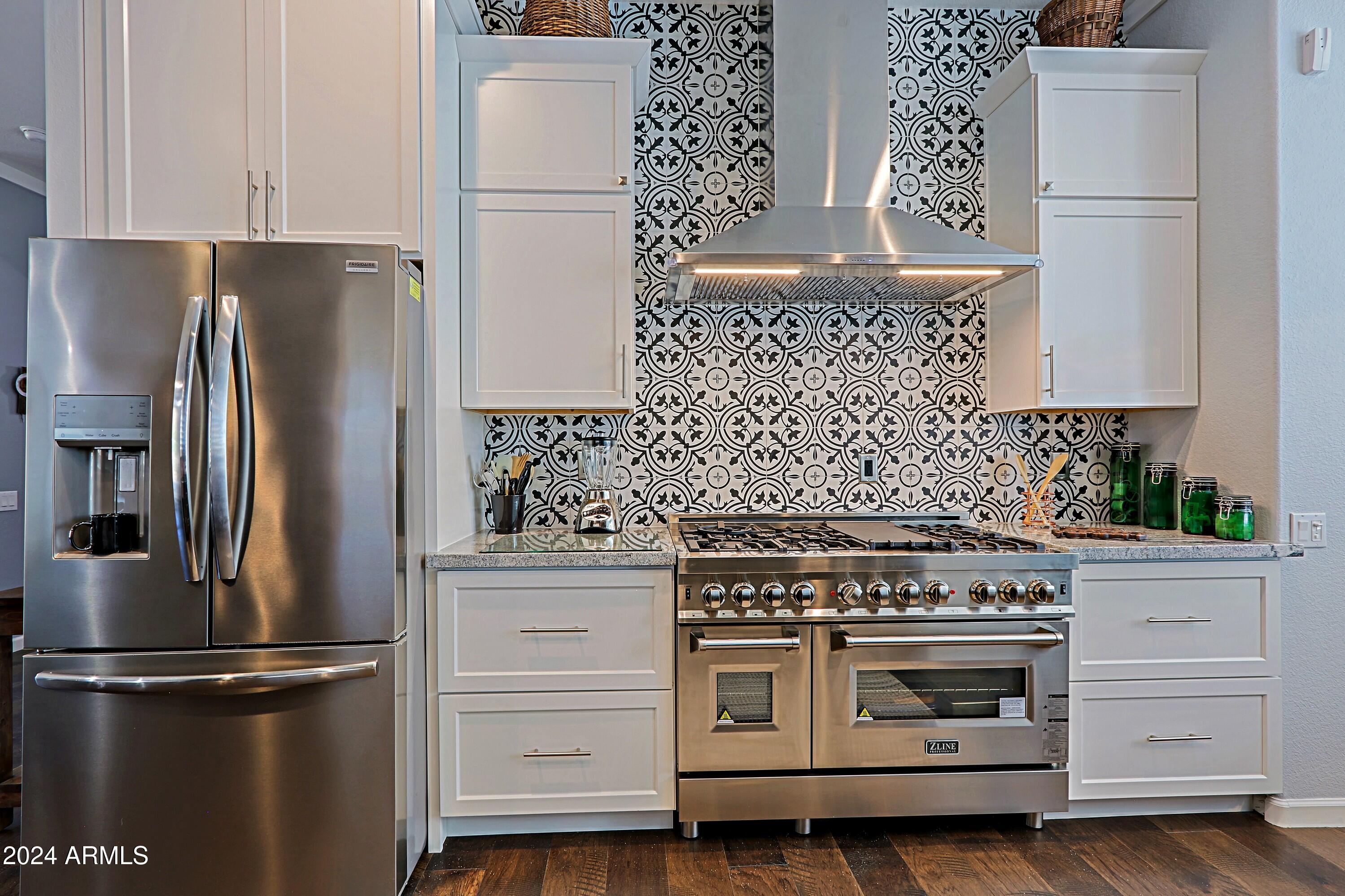 9338 E LAUREL Circle