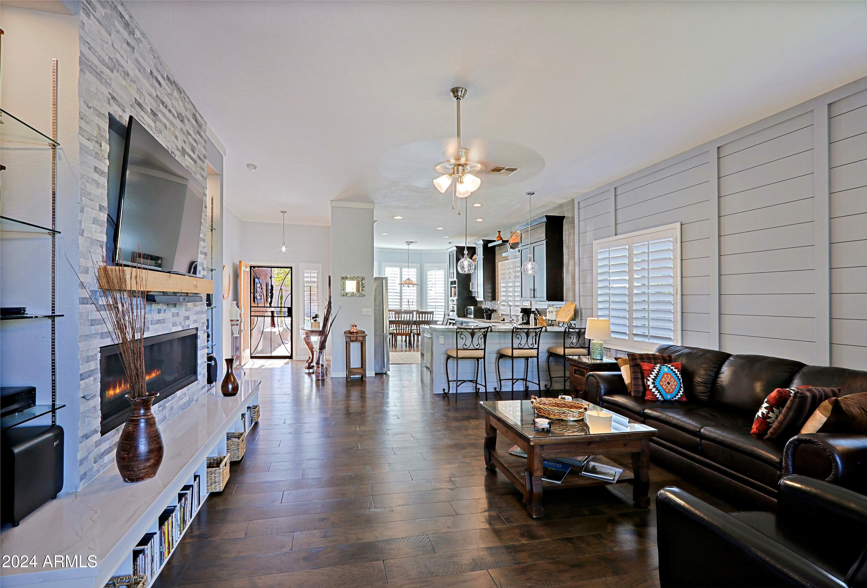 9338 E LAUREL Circle