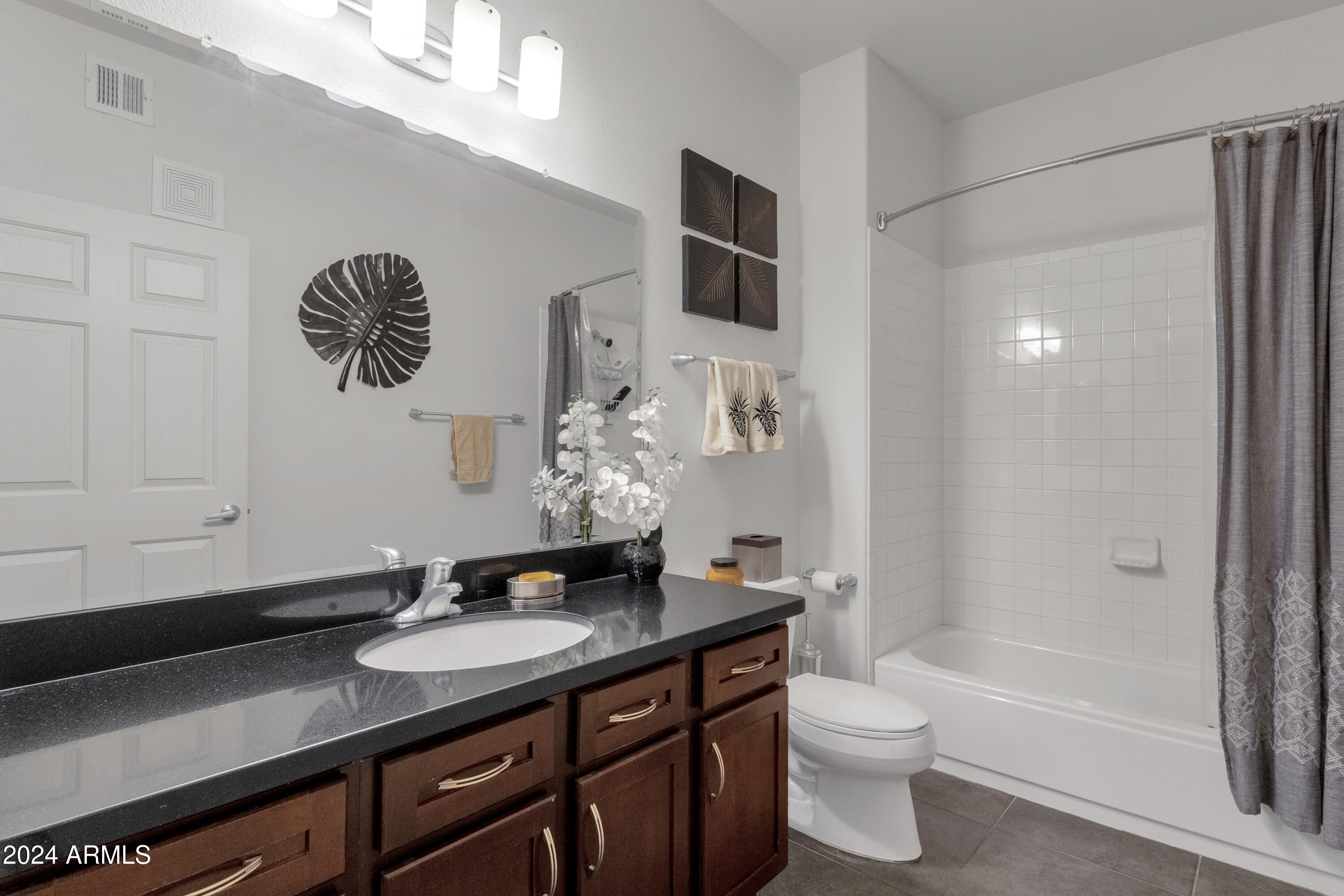 1100 N PRIEST Drive # 1092