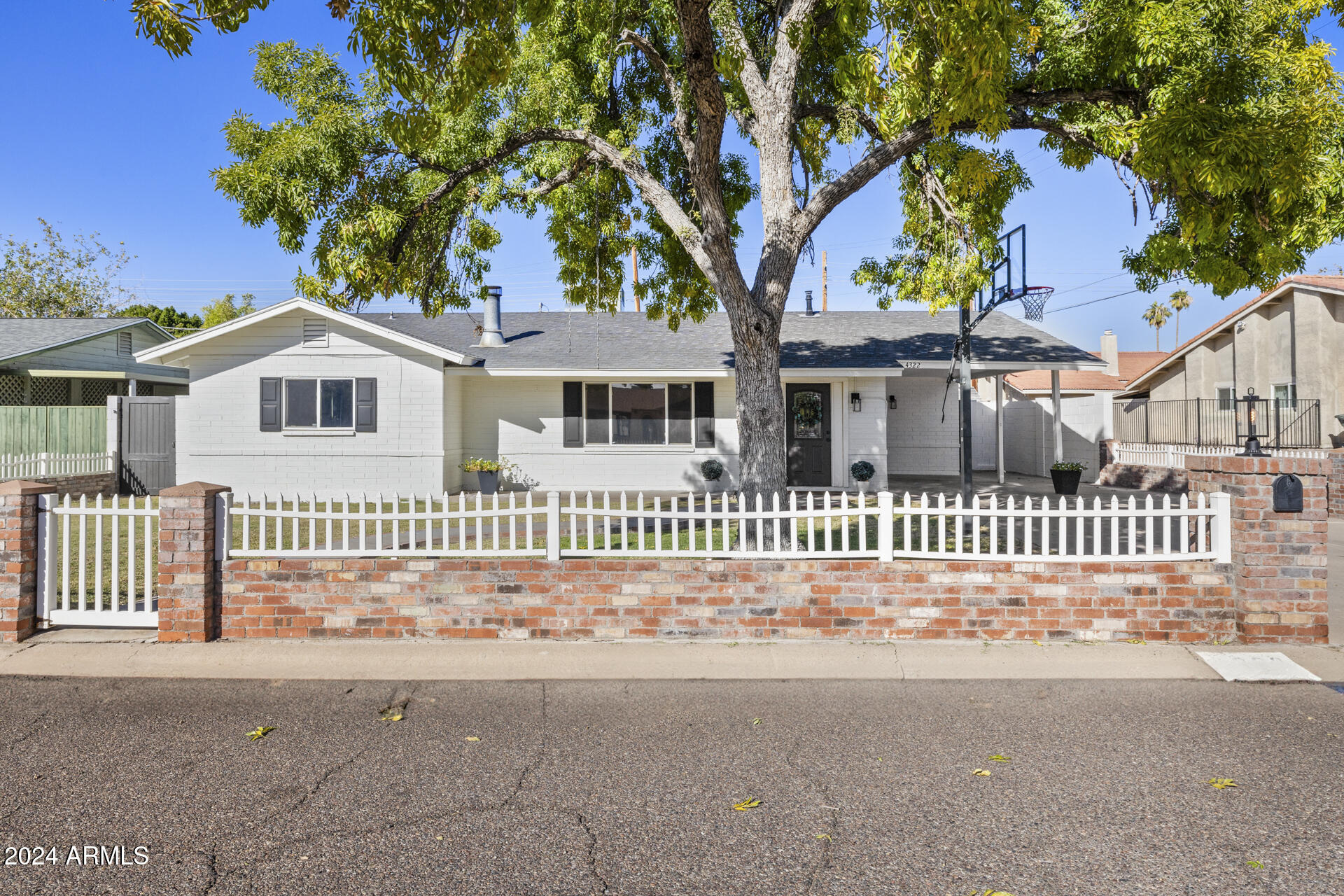 4322 E MULBERRY Drive