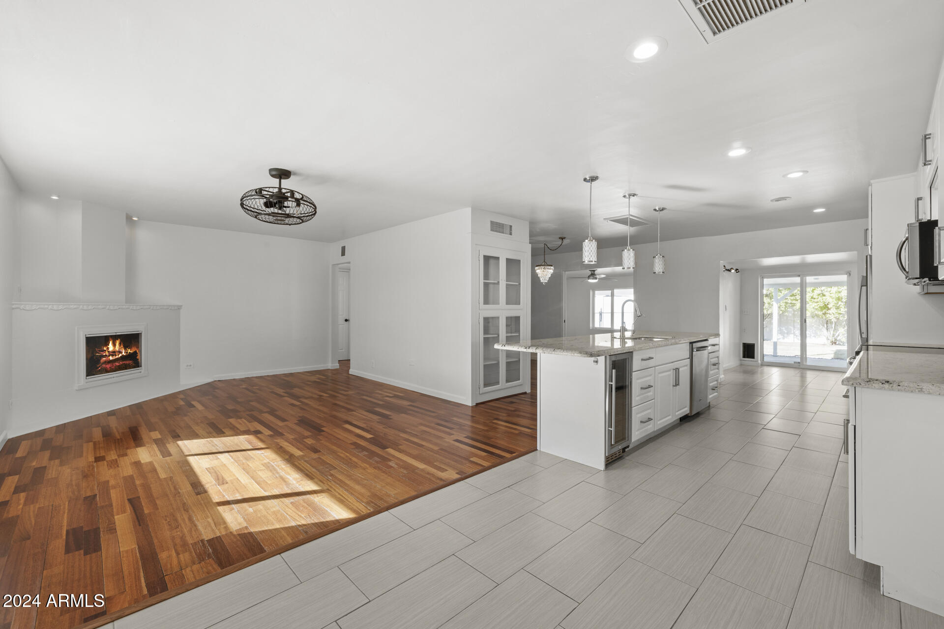 4322 E MULBERRY Drive