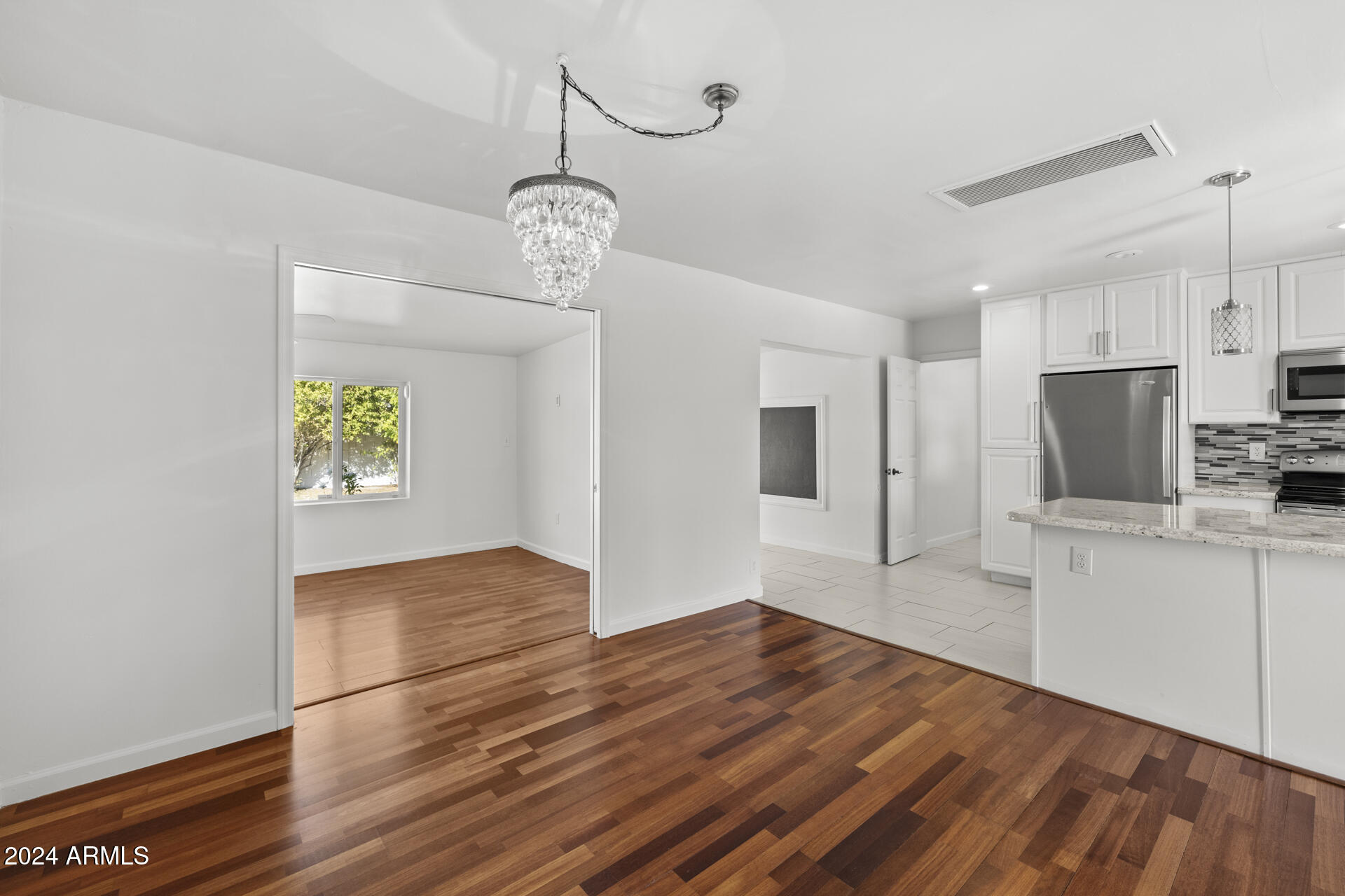 4322 E MULBERRY Drive