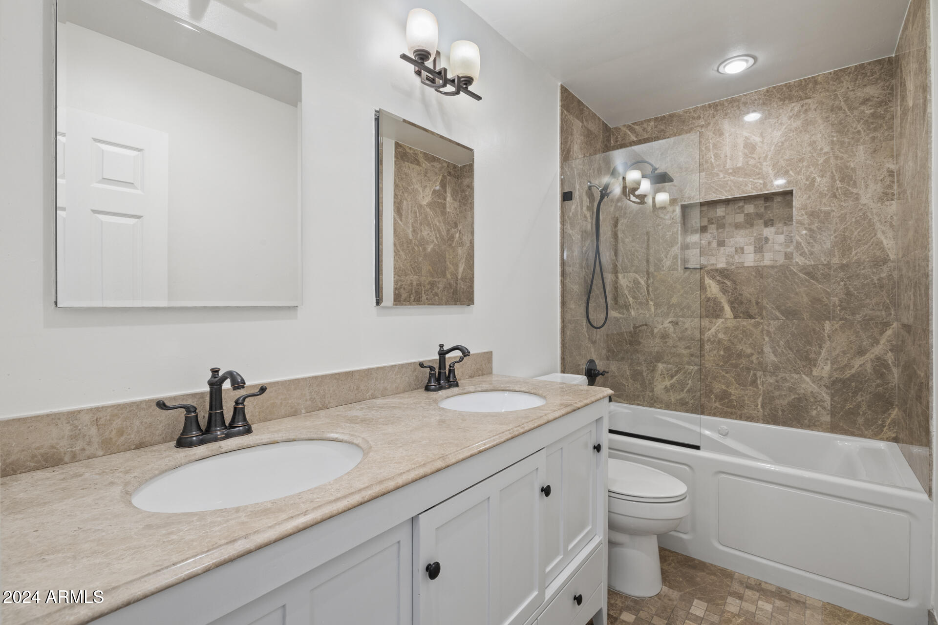 4322 E MULBERRY Drive