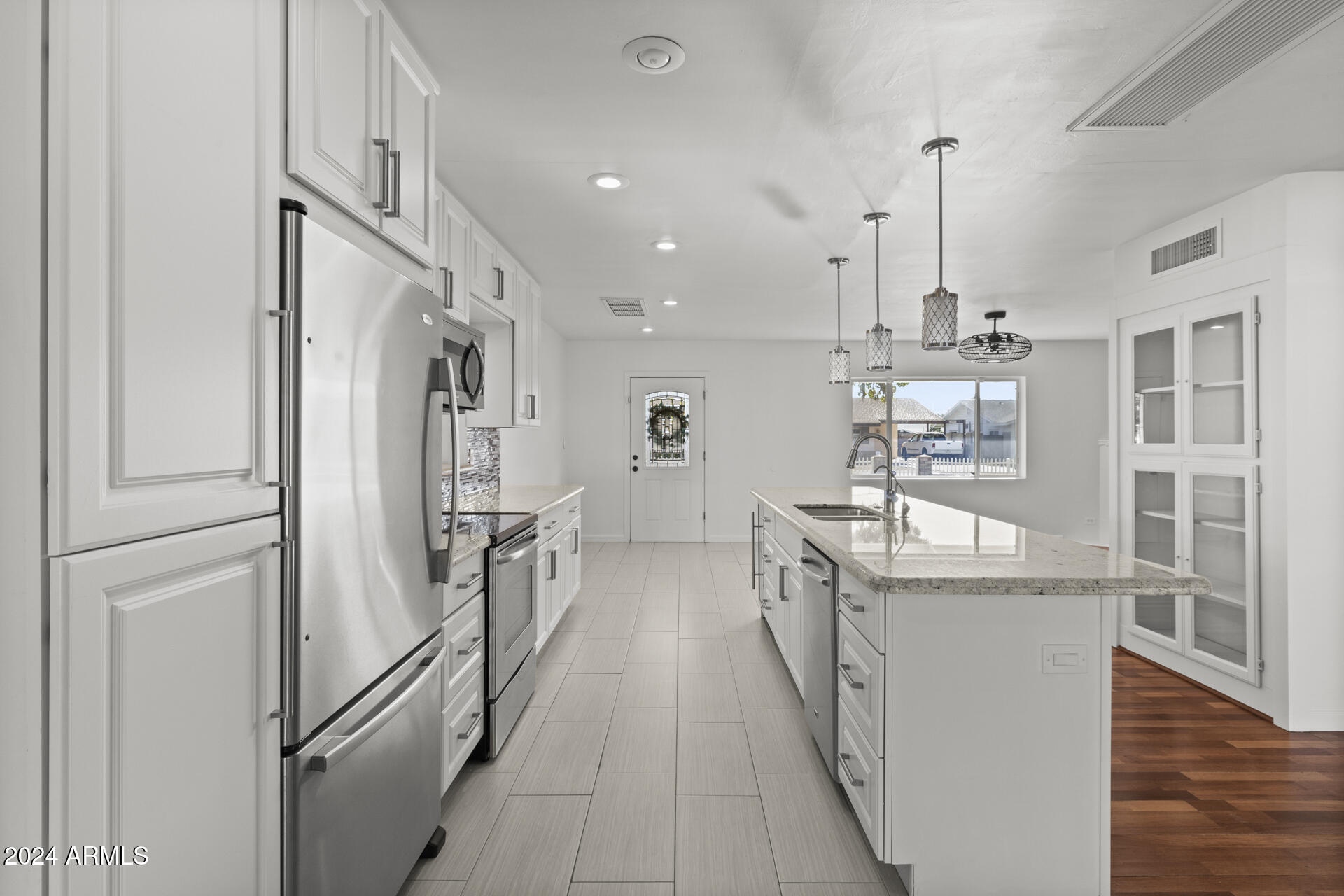 4322 E MULBERRY Drive