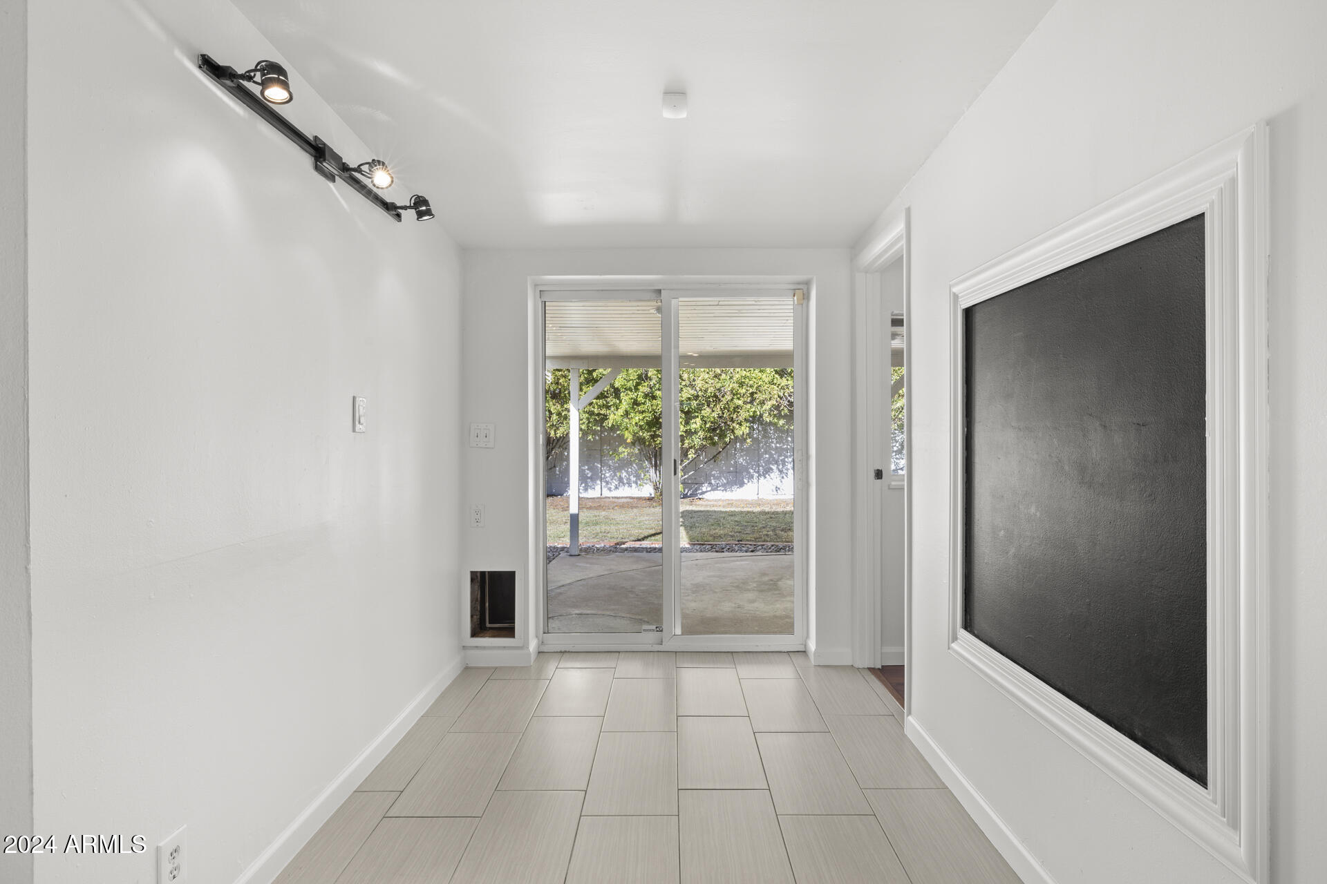 4322 E MULBERRY Drive