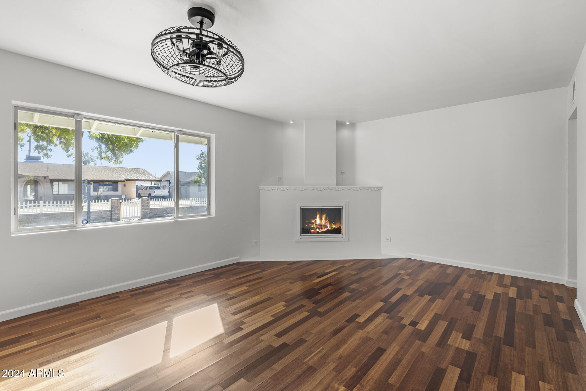 4322 E MULBERRY Drive