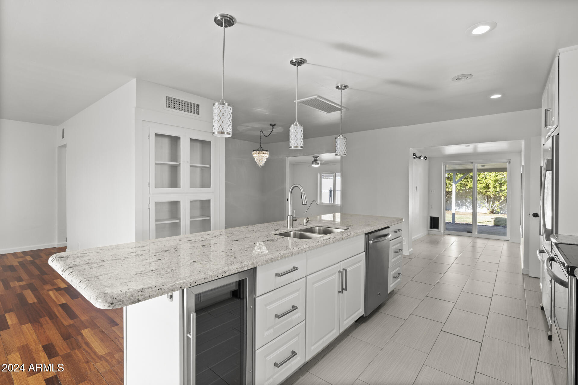 4322 E MULBERRY Drive