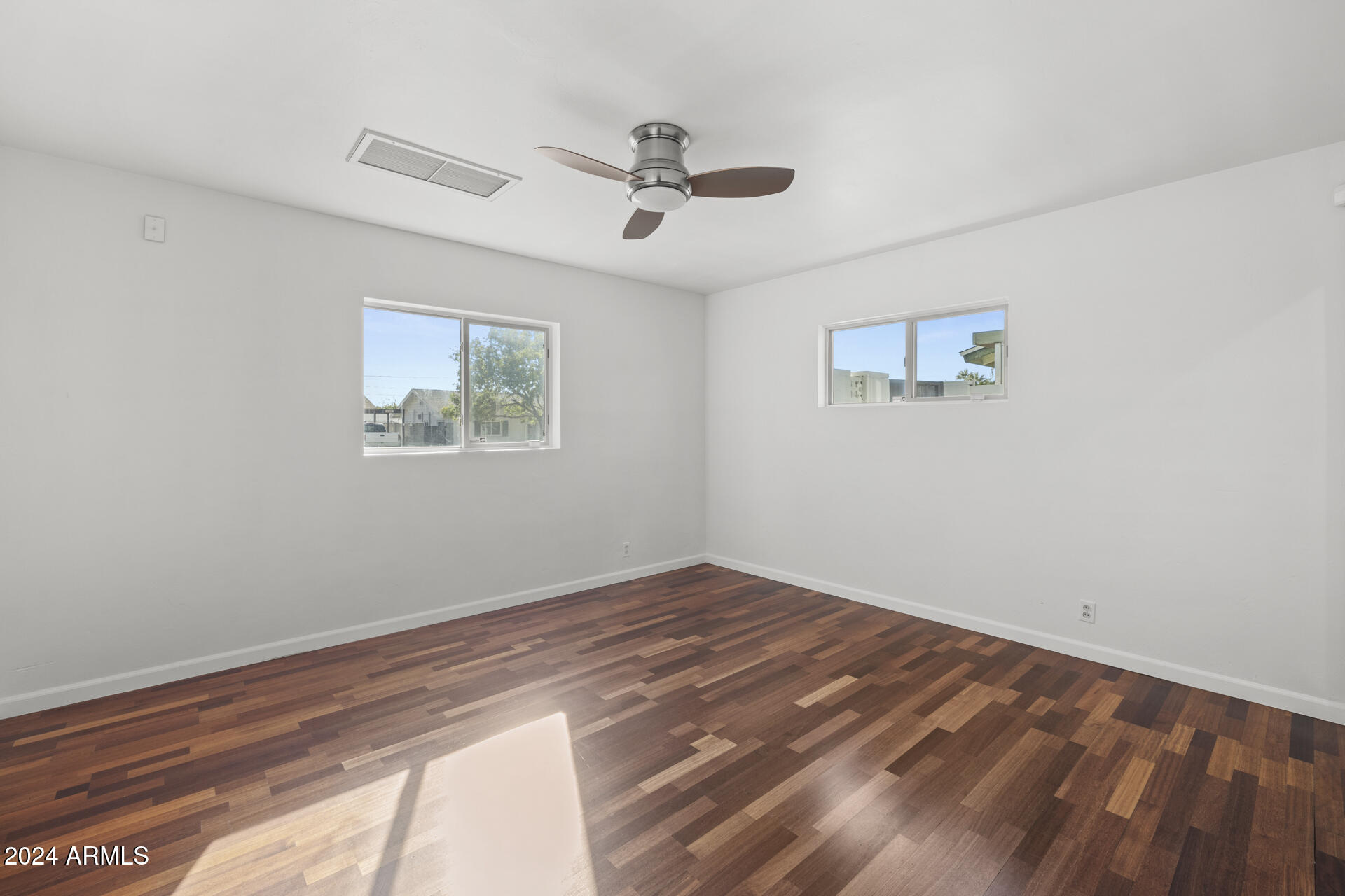 4322 E MULBERRY Drive