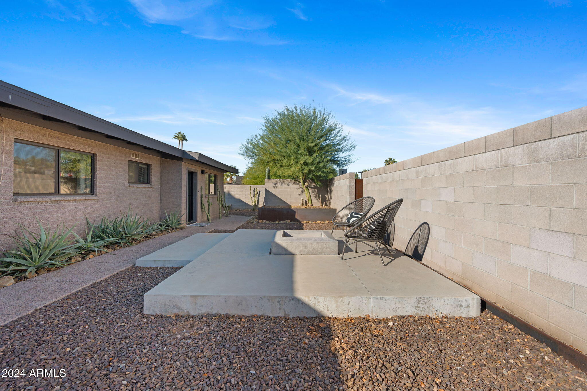 4027 N 45TH Place