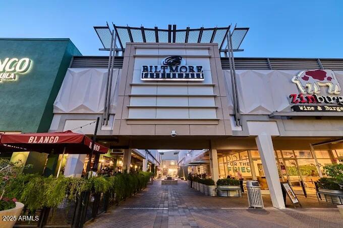 2802 E CAMINO ACEQUIA Drive # 8