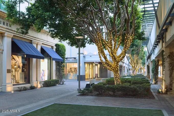 2802 E CAMINO ACEQUIA Drive # 8