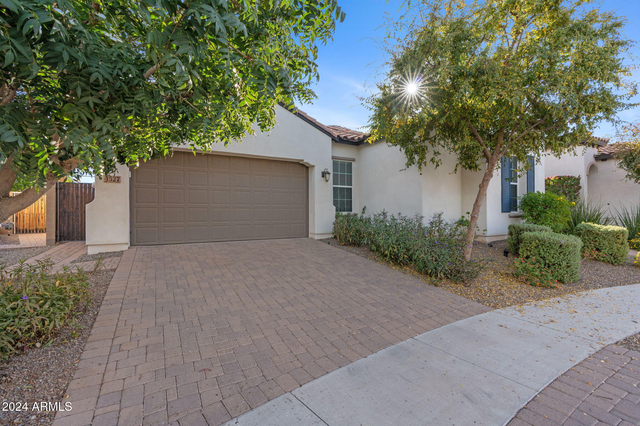 4527 N 29TH Way
