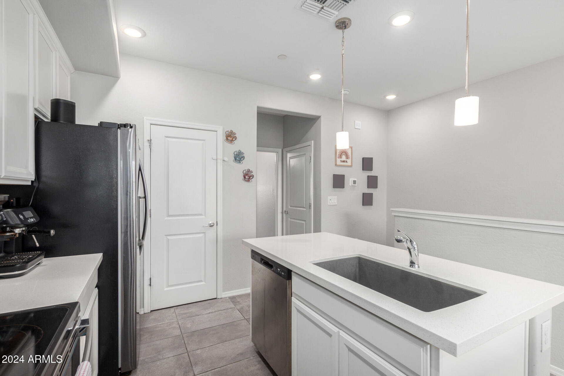 1959 E HAMPTON Lane # 106