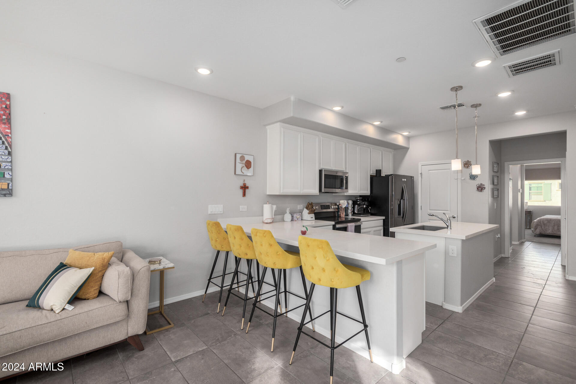 1959 E HAMPTON Lane # 106