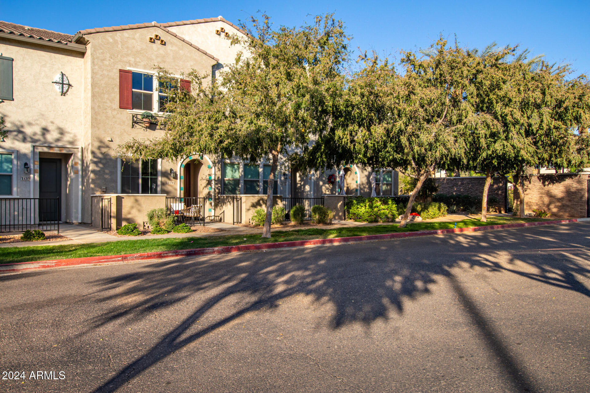 1959 E HAMPTON Lane # 106
