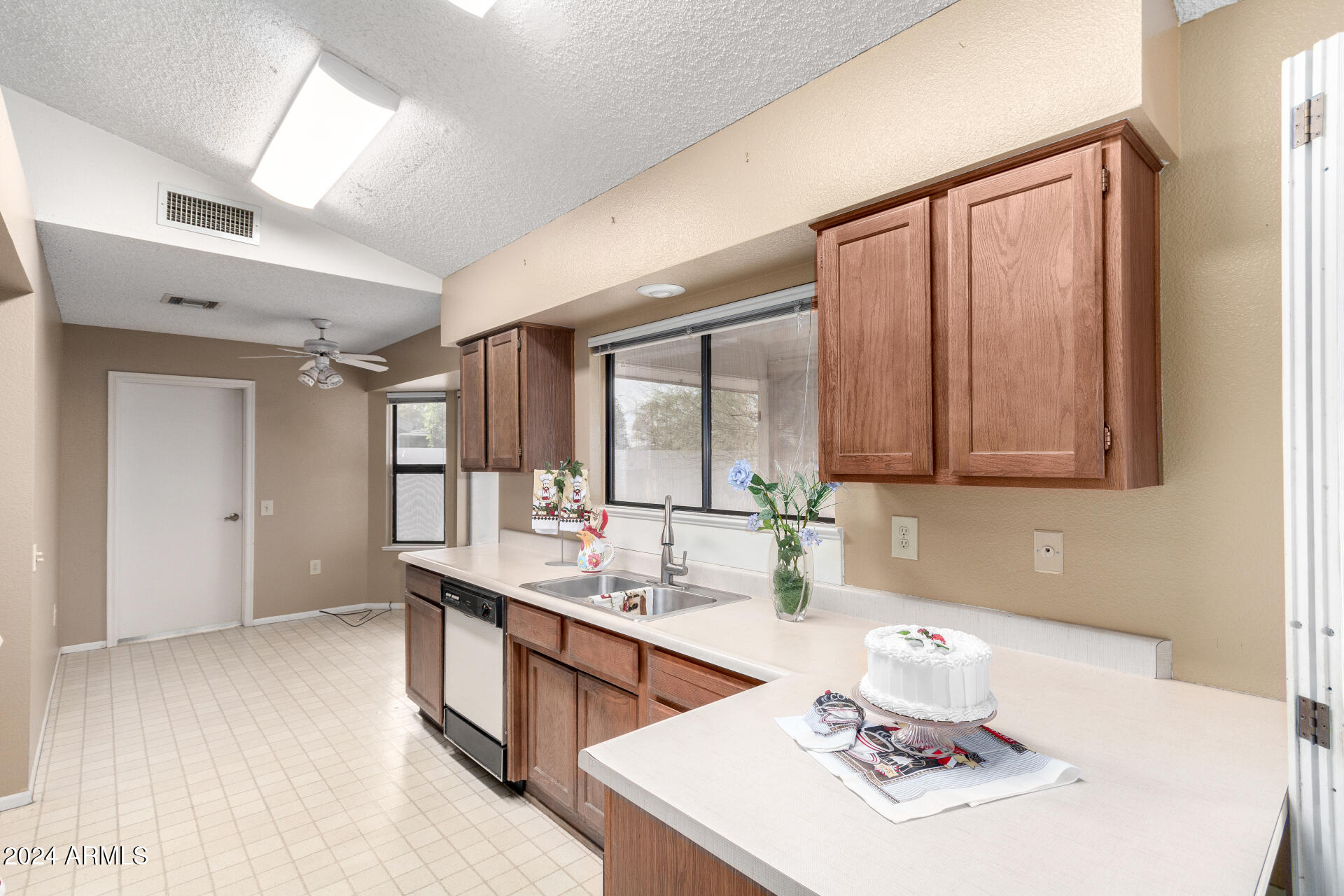 17218 N DESERT GLEN Drive