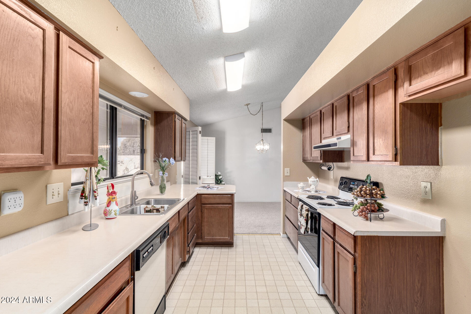 17218 N DESERT GLEN Drive