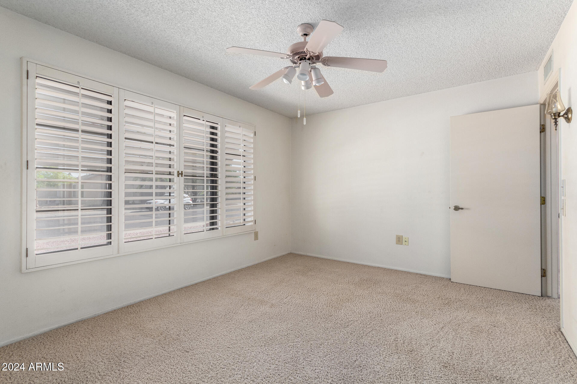 17218 N DESERT GLEN Drive