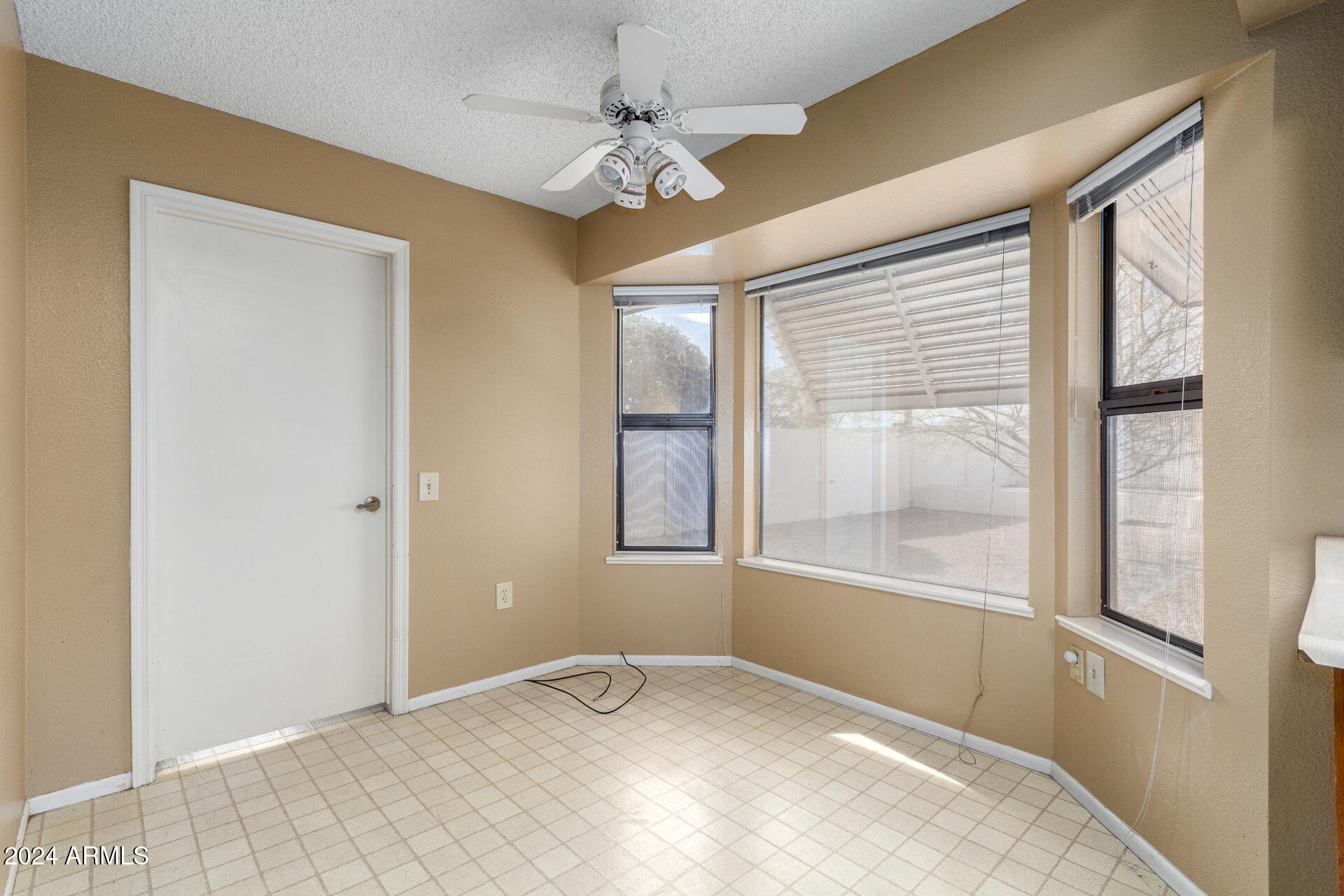 17218 N DESERT GLEN Drive