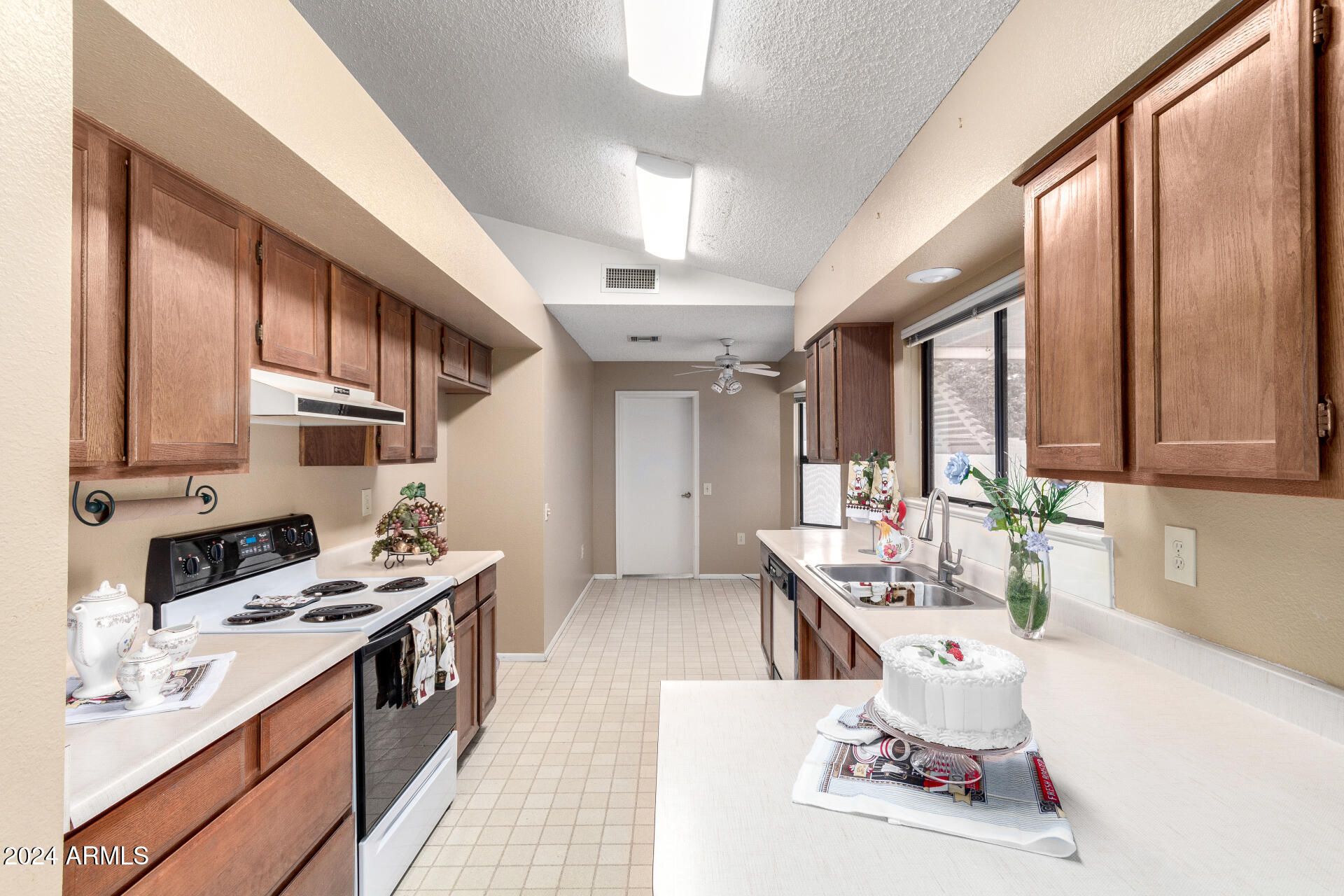 17218 N DESERT GLEN Drive