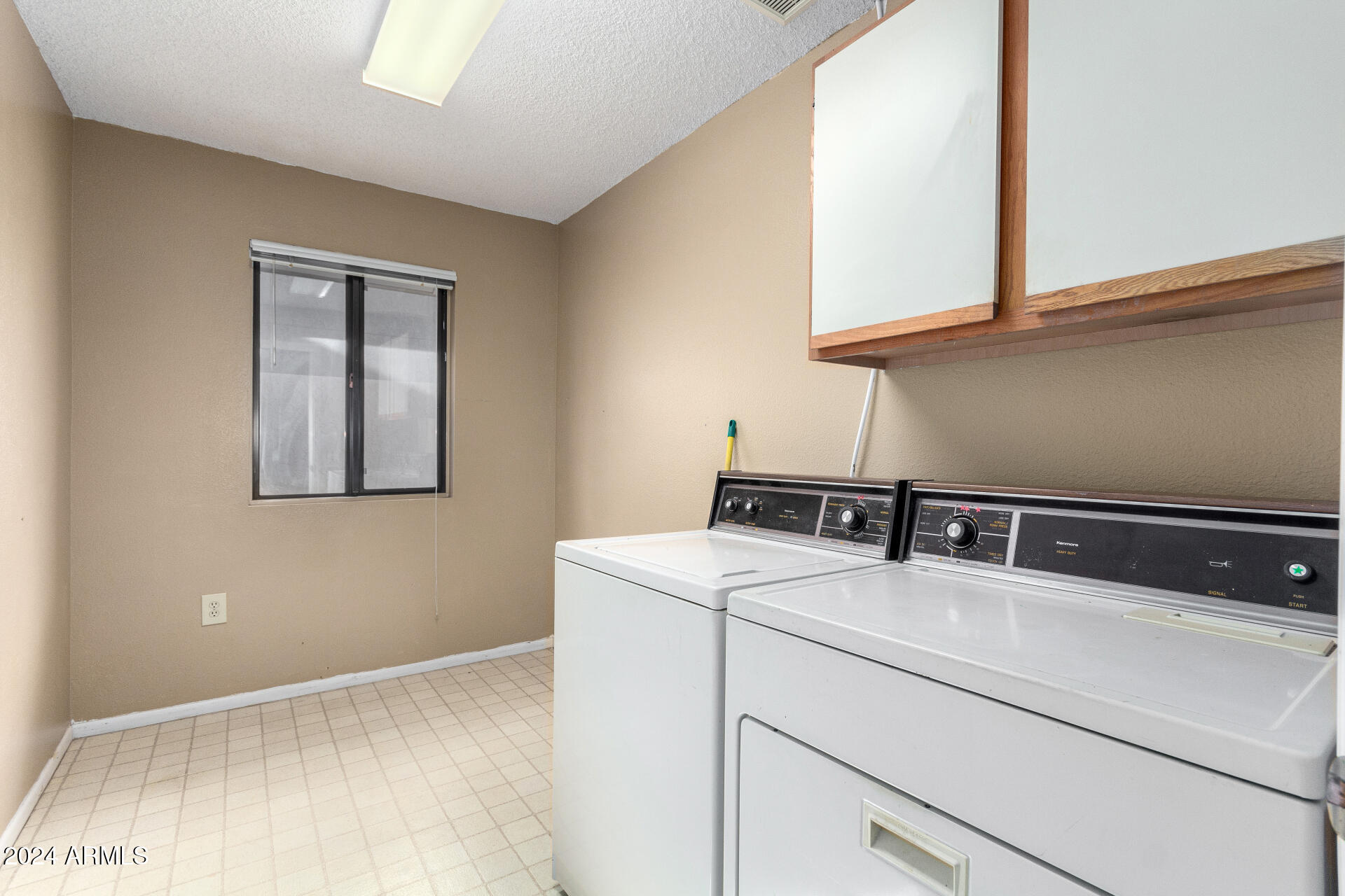 17218 N DESERT GLEN Drive