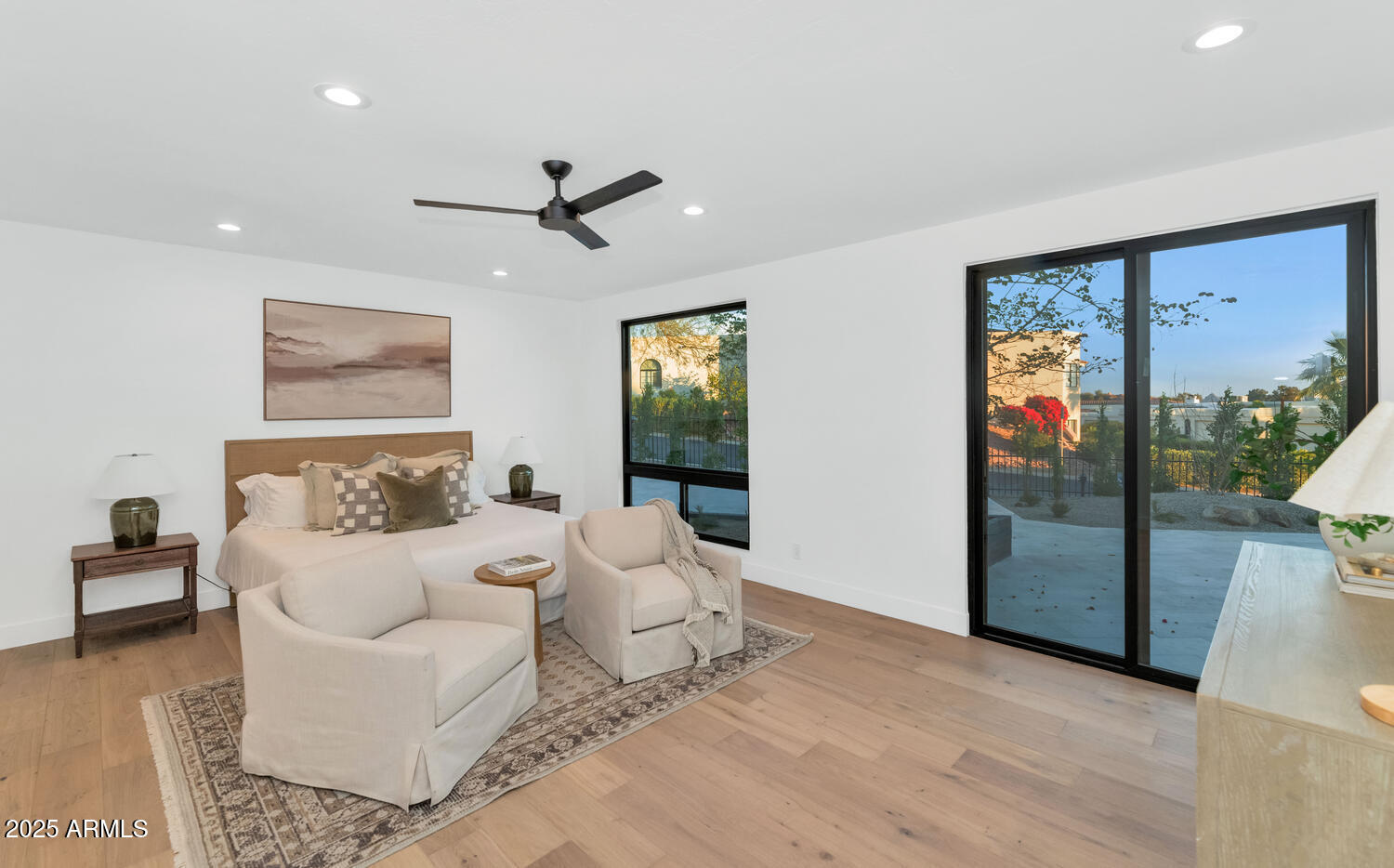 3800 E LINCOLN Drive # 1
