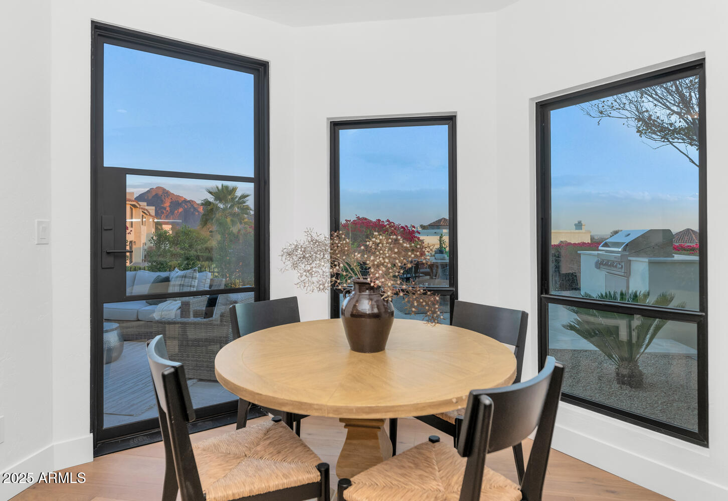 3800 E LINCOLN Drive # 1
