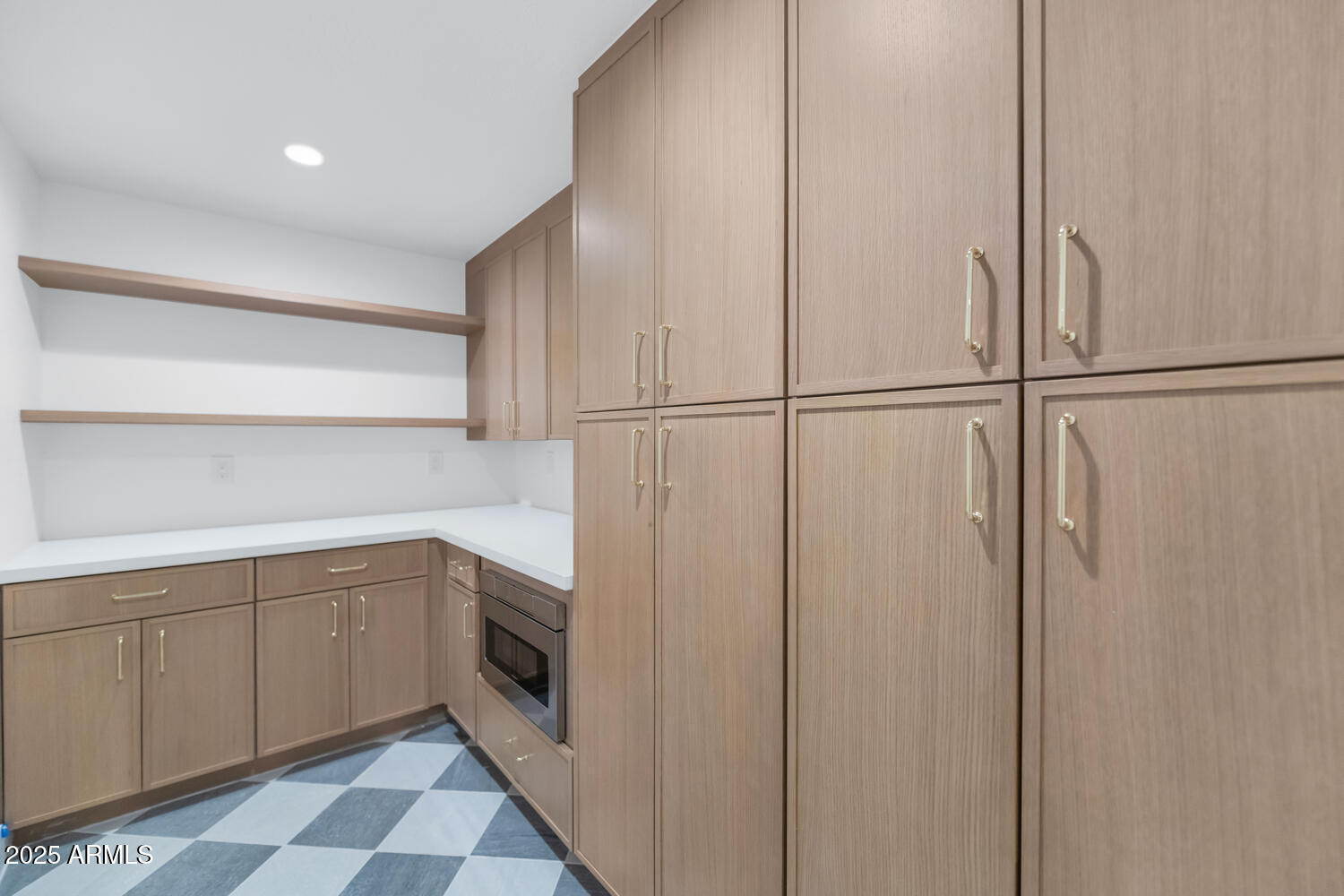 3800 E LINCOLN Drive # 1