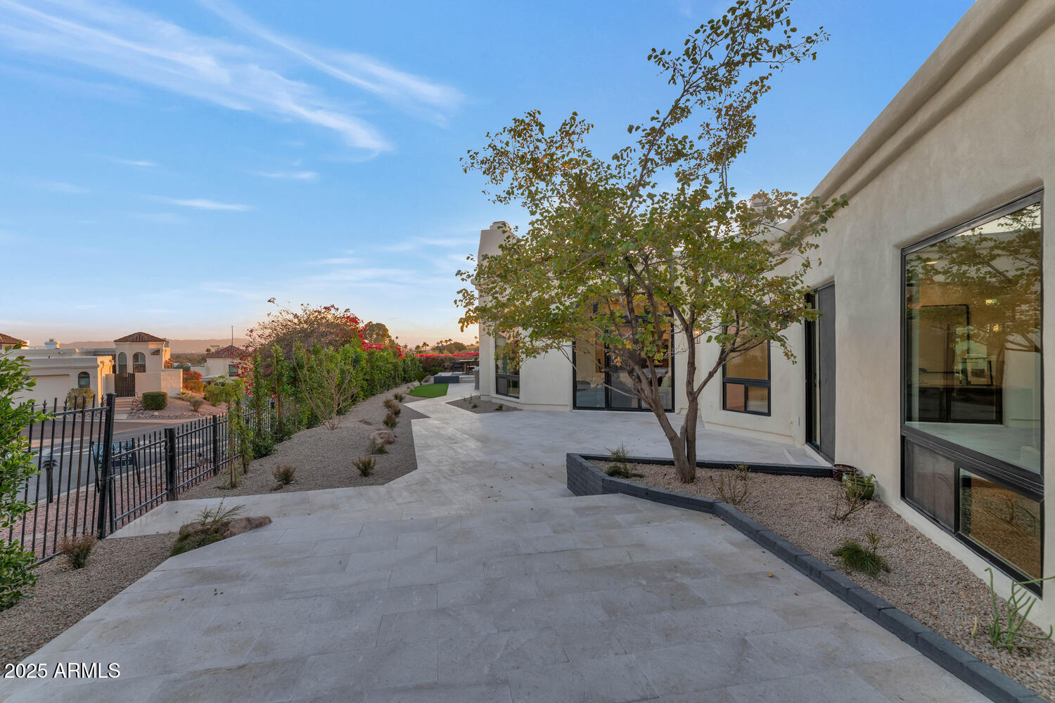3800 E LINCOLN Drive # 1