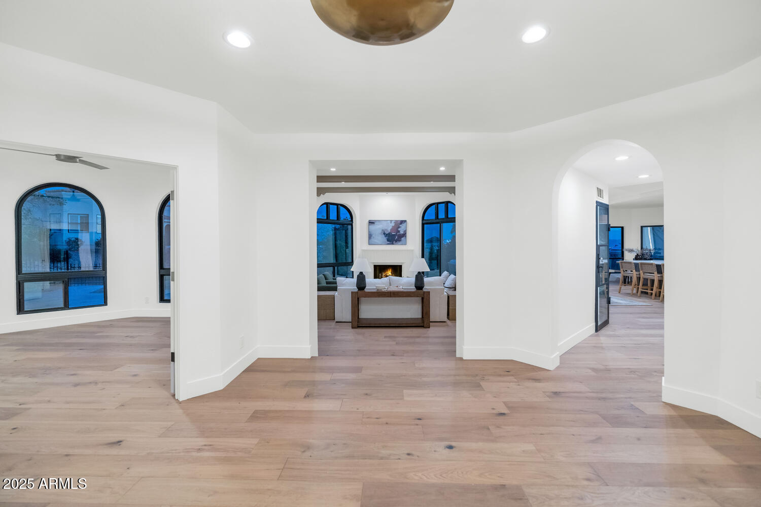 3800 E LINCOLN Drive # 1