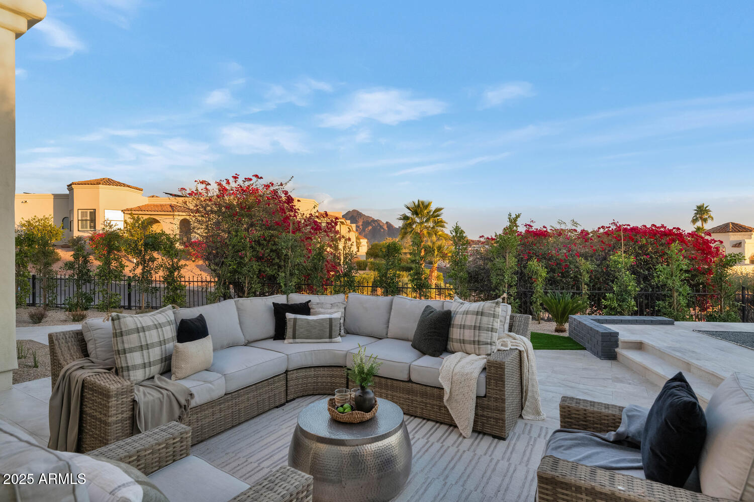 3800 E LINCOLN Drive # 1