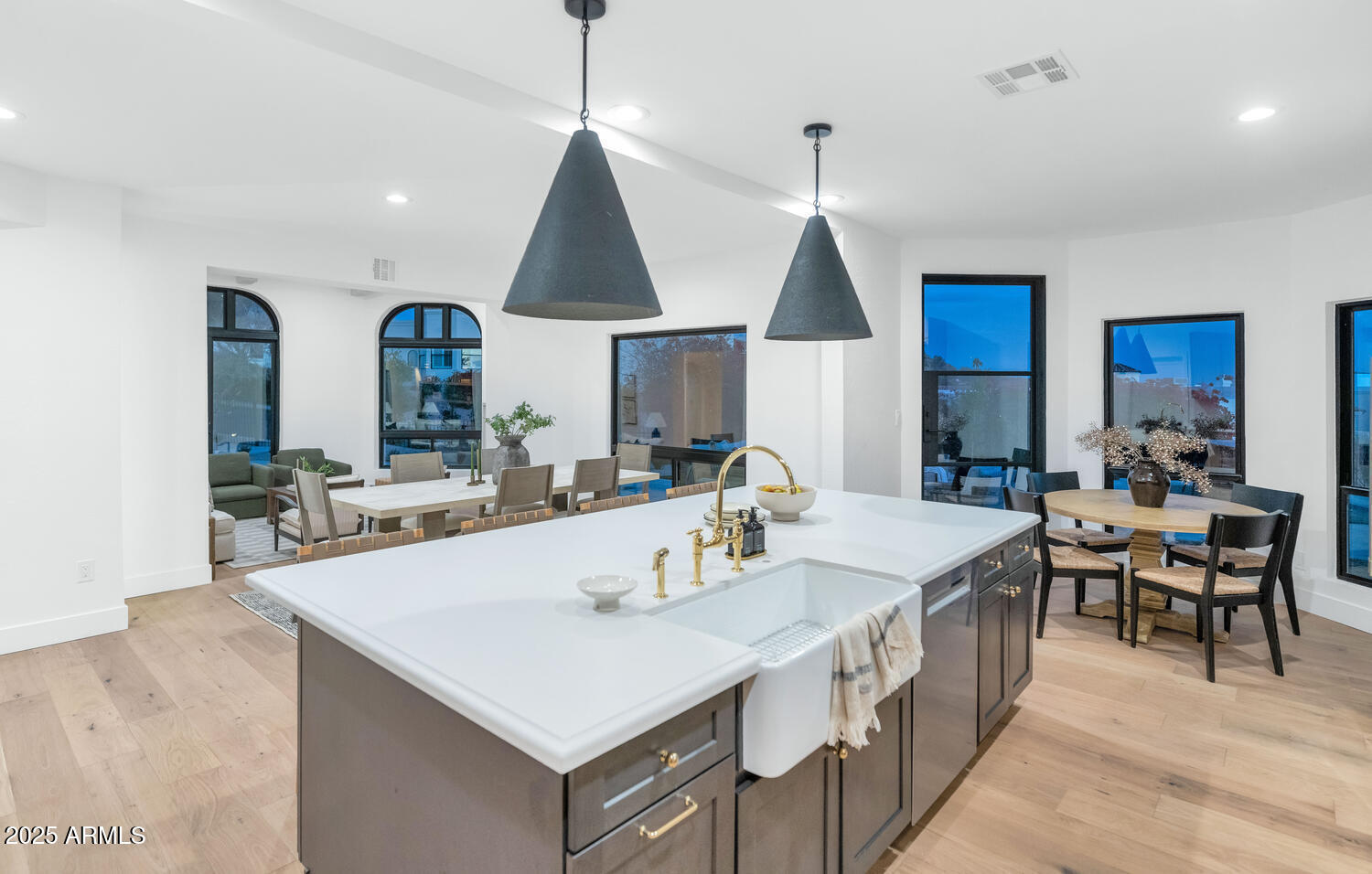 3800 E LINCOLN Drive # 1