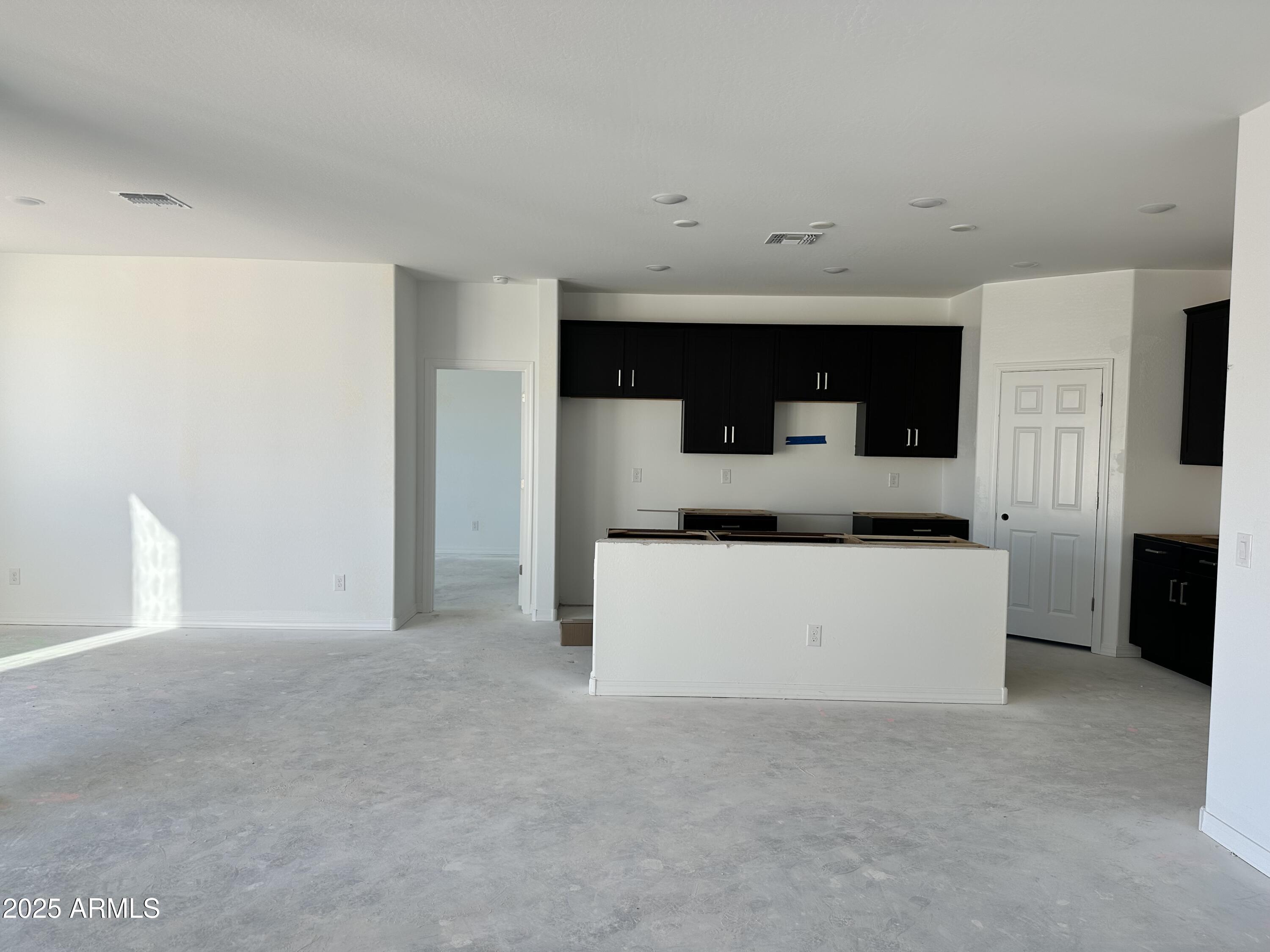 5611 W SUMMERSIDE Road