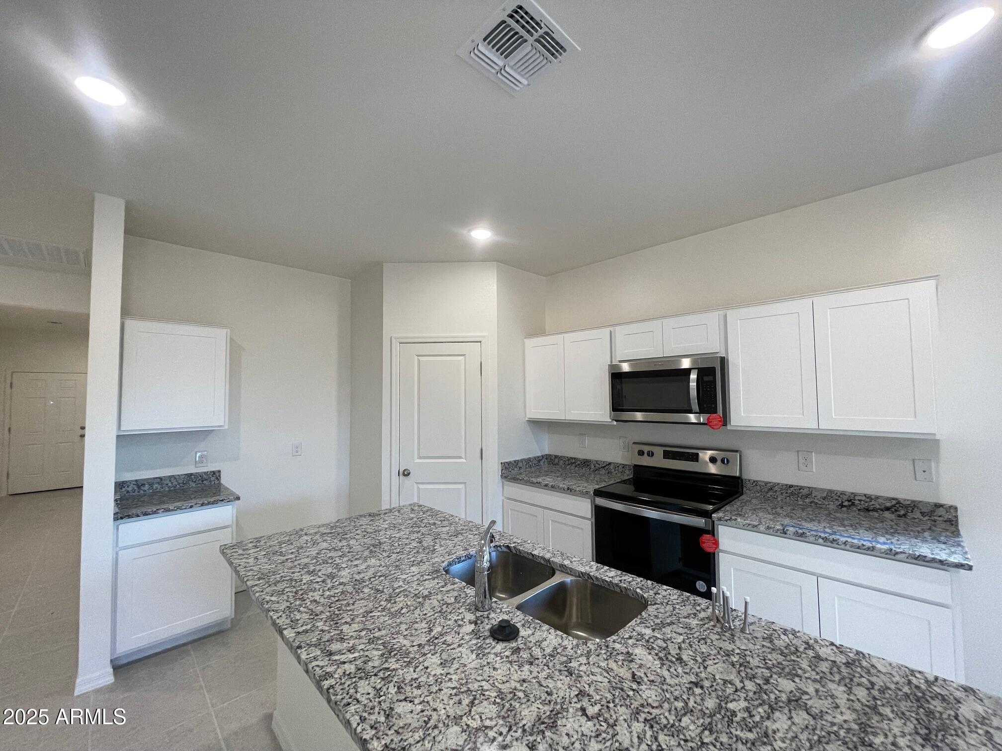 25401 N SELENE Drive