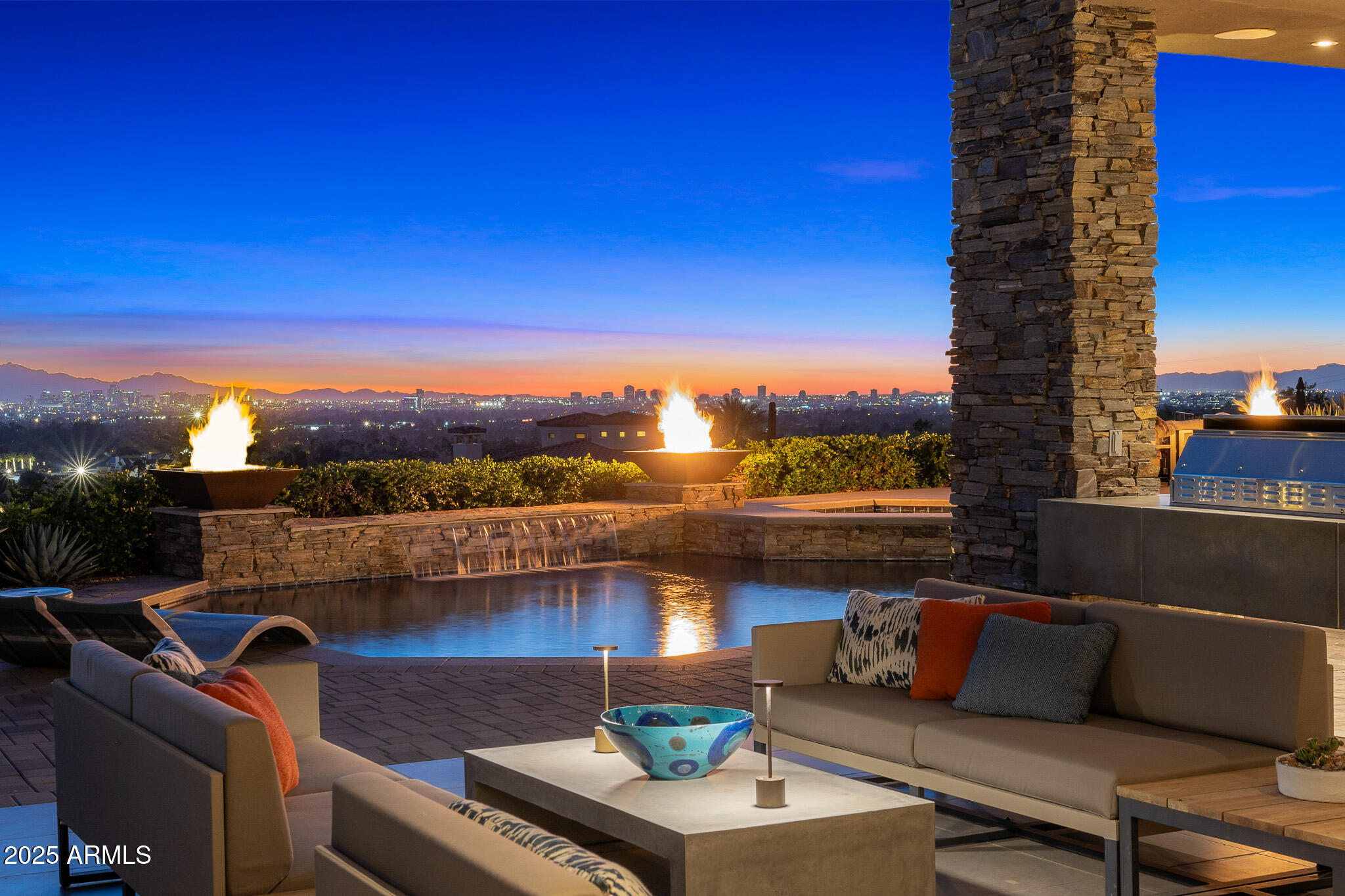 5630 E ROCKRIDGE Road