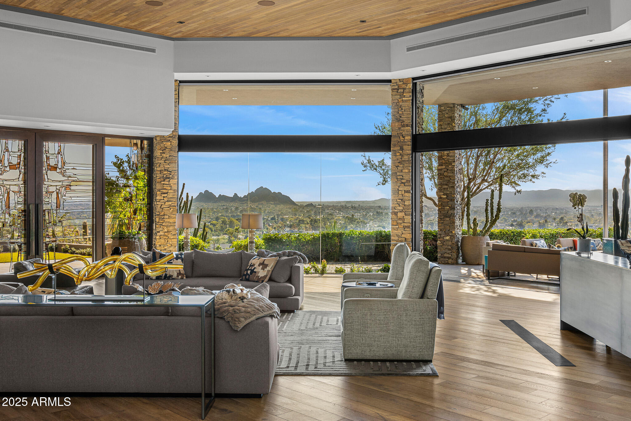 5630 E ROCKRIDGE Road