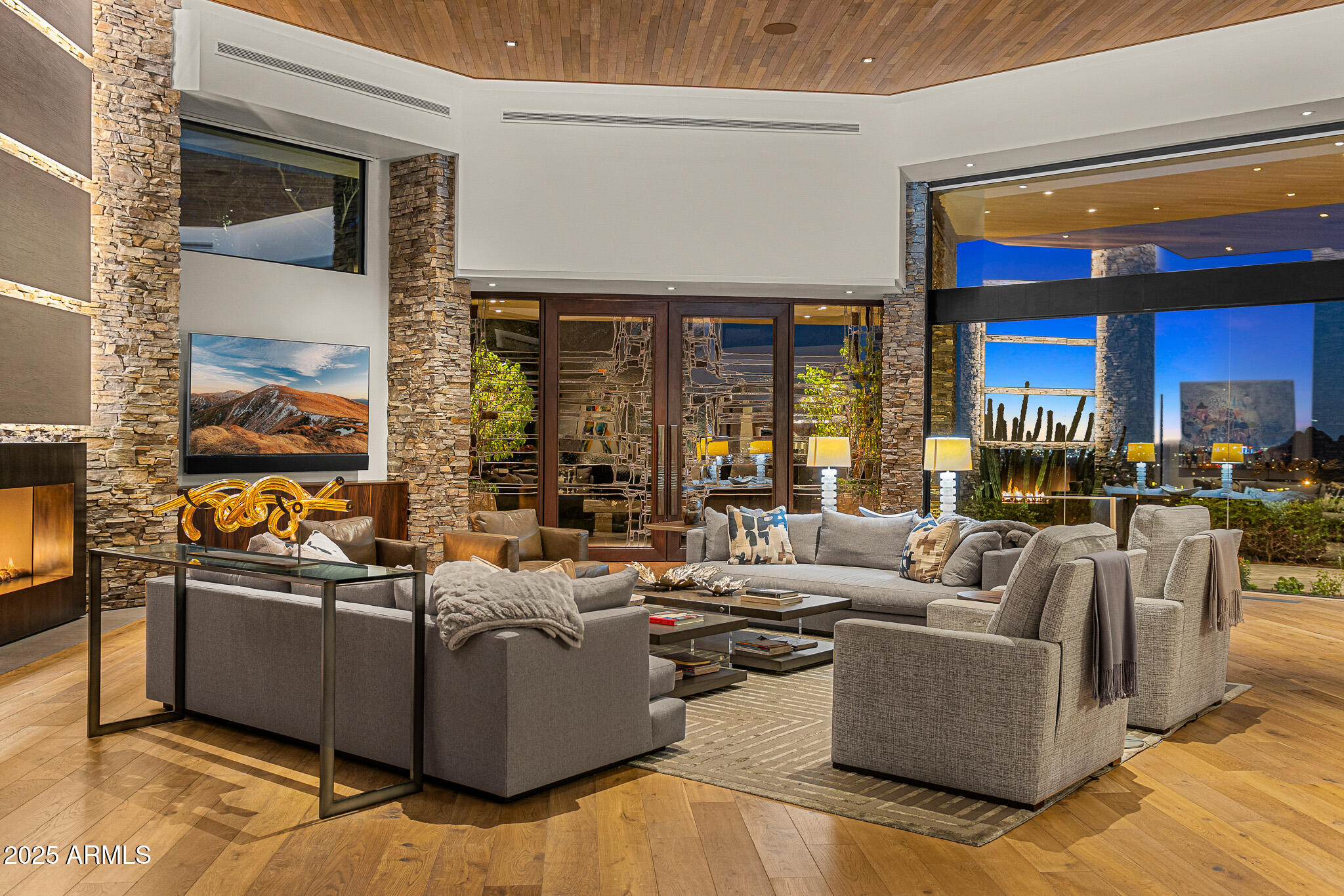 5630 E ROCKRIDGE Road